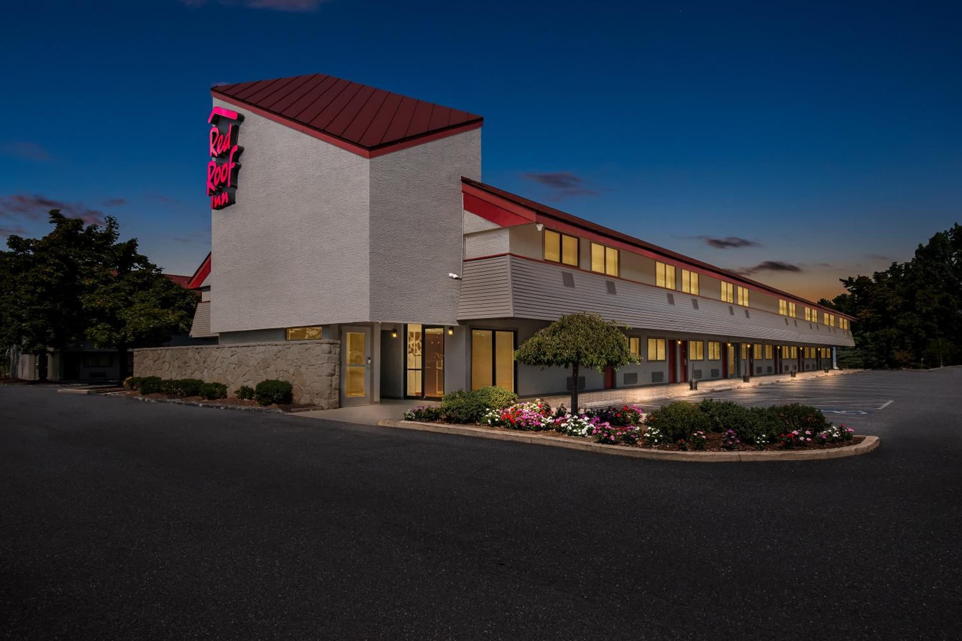 Red Roof Inn Harrisburg North property views in Harrisburg, PA — gallery photo 3