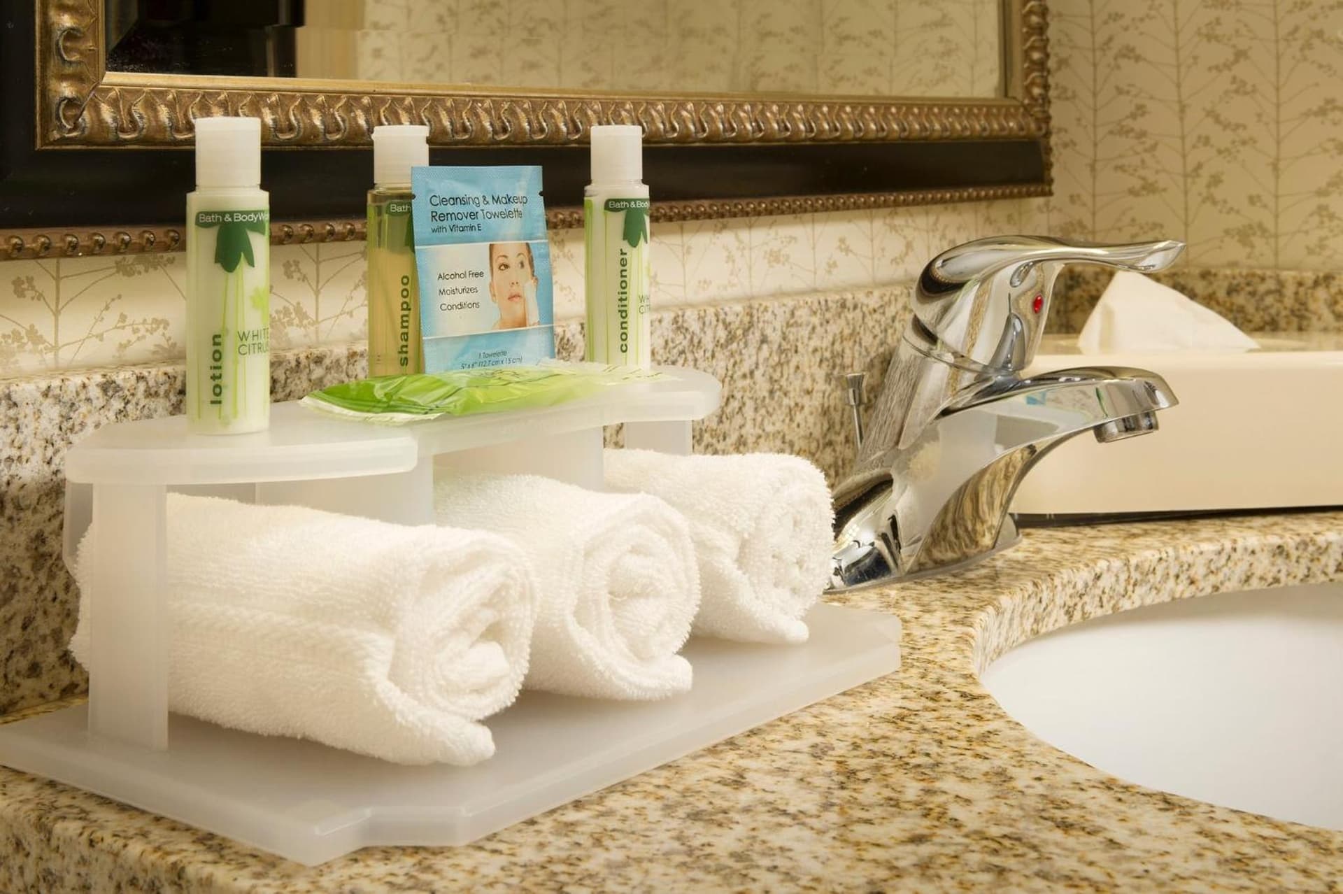 Holiday Inn Express & Suites Alexandria - Fort Belvoir by IHG gallery photo in Alexandria, VA — image 54