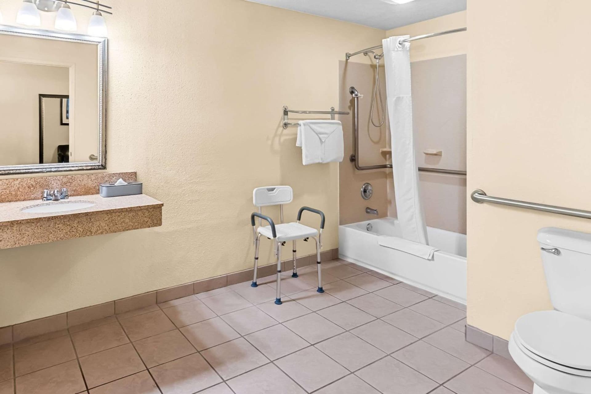 Quality Inn & Suites Vancouver - Hazel Dell gallery photo in Vancouver, WA — image 16