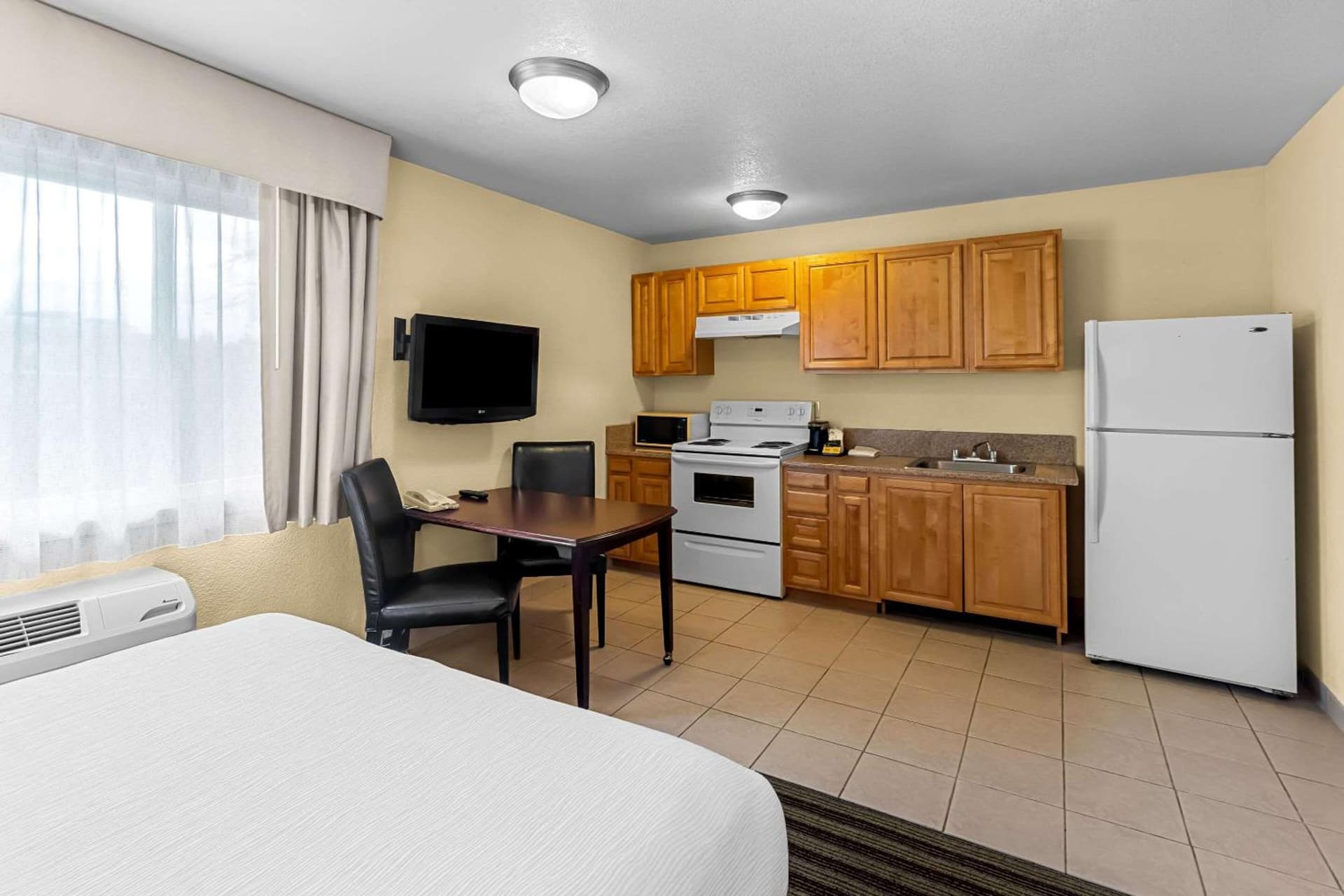 Quality Inn & Suites Vancouver - Hazel Dell gallery photo in Vancouver, WA — image 6