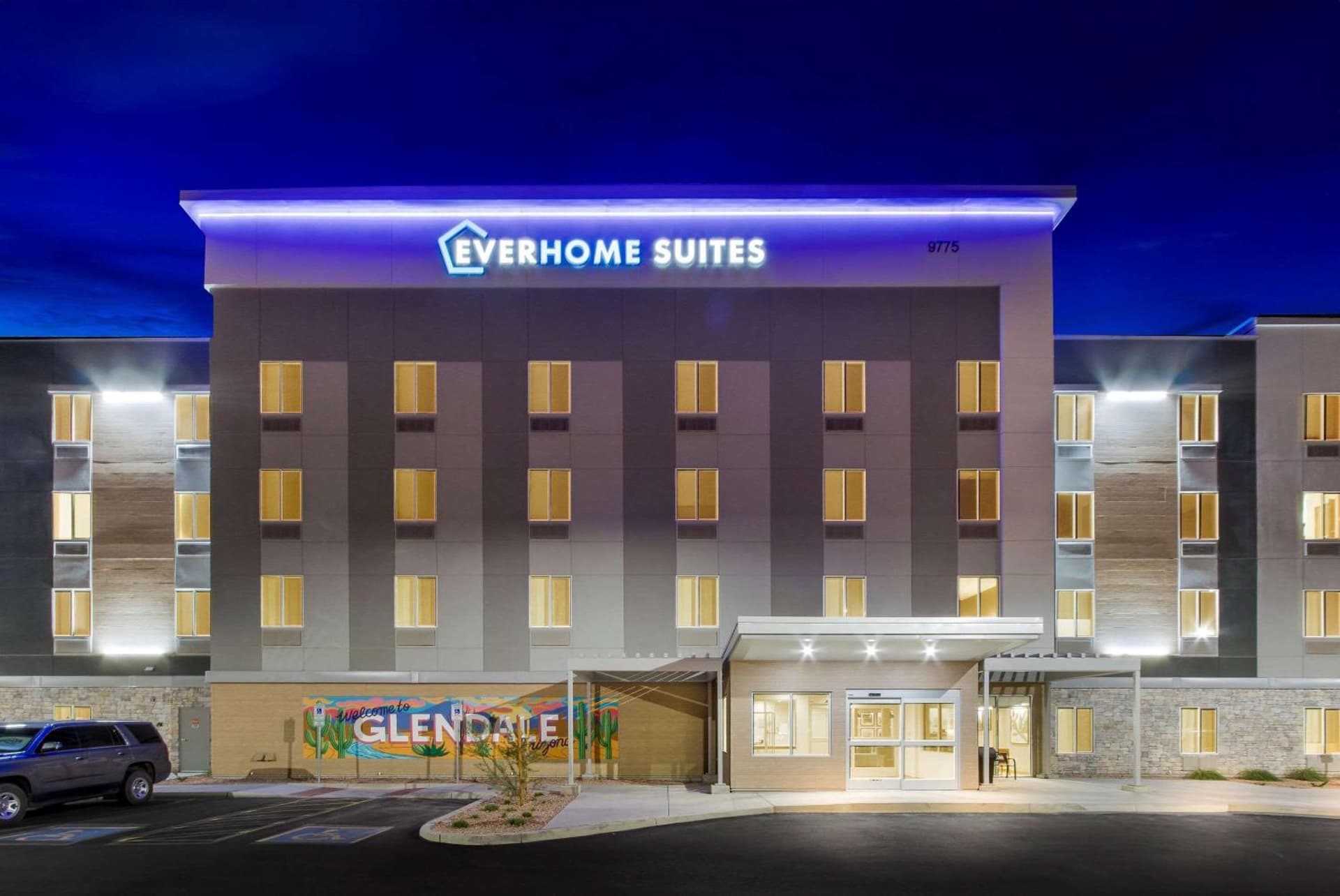 Everhome Suites Glendale Sports Entertainment District by Choice Hotels interior in Glendale, AZ — gallery photo 2