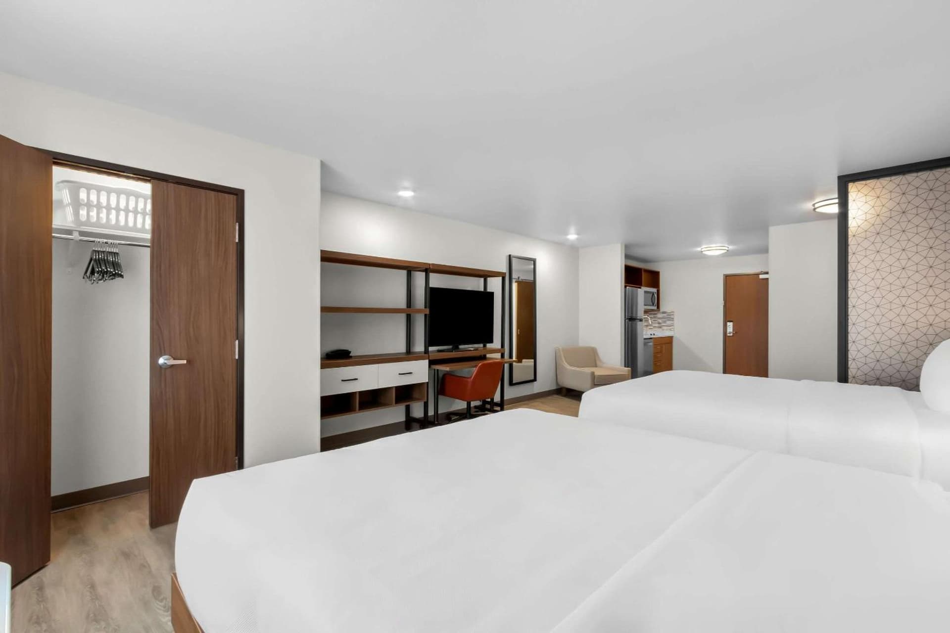 Everhome Suites Glendale Sports Entertainment District by Choice Hotels gallery photo in Glendale, AZ — image 21