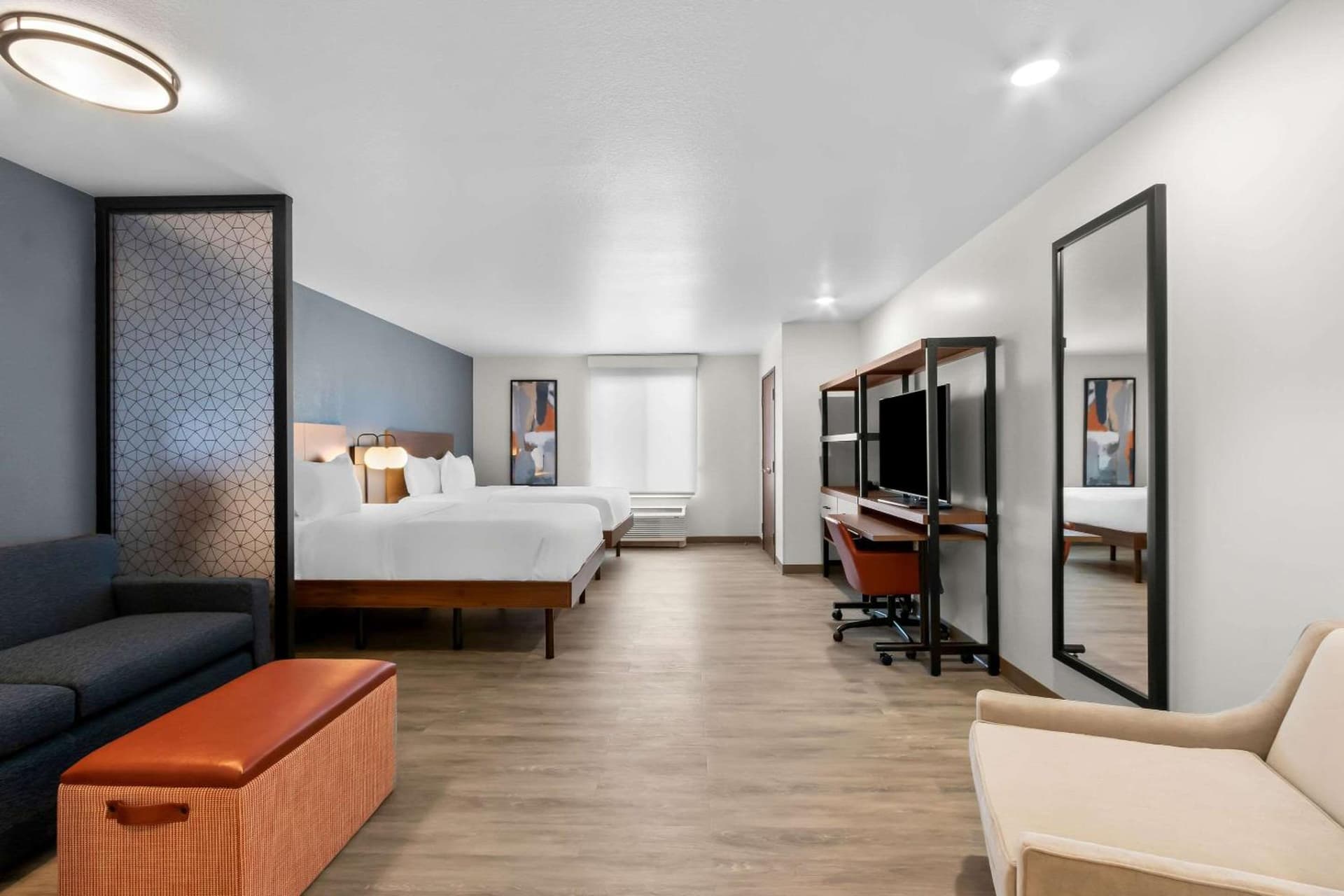 Everhome Suites Glendale Sports Entertainment District by Choice Hotels gallery photo in Glendale, AZ — image 26