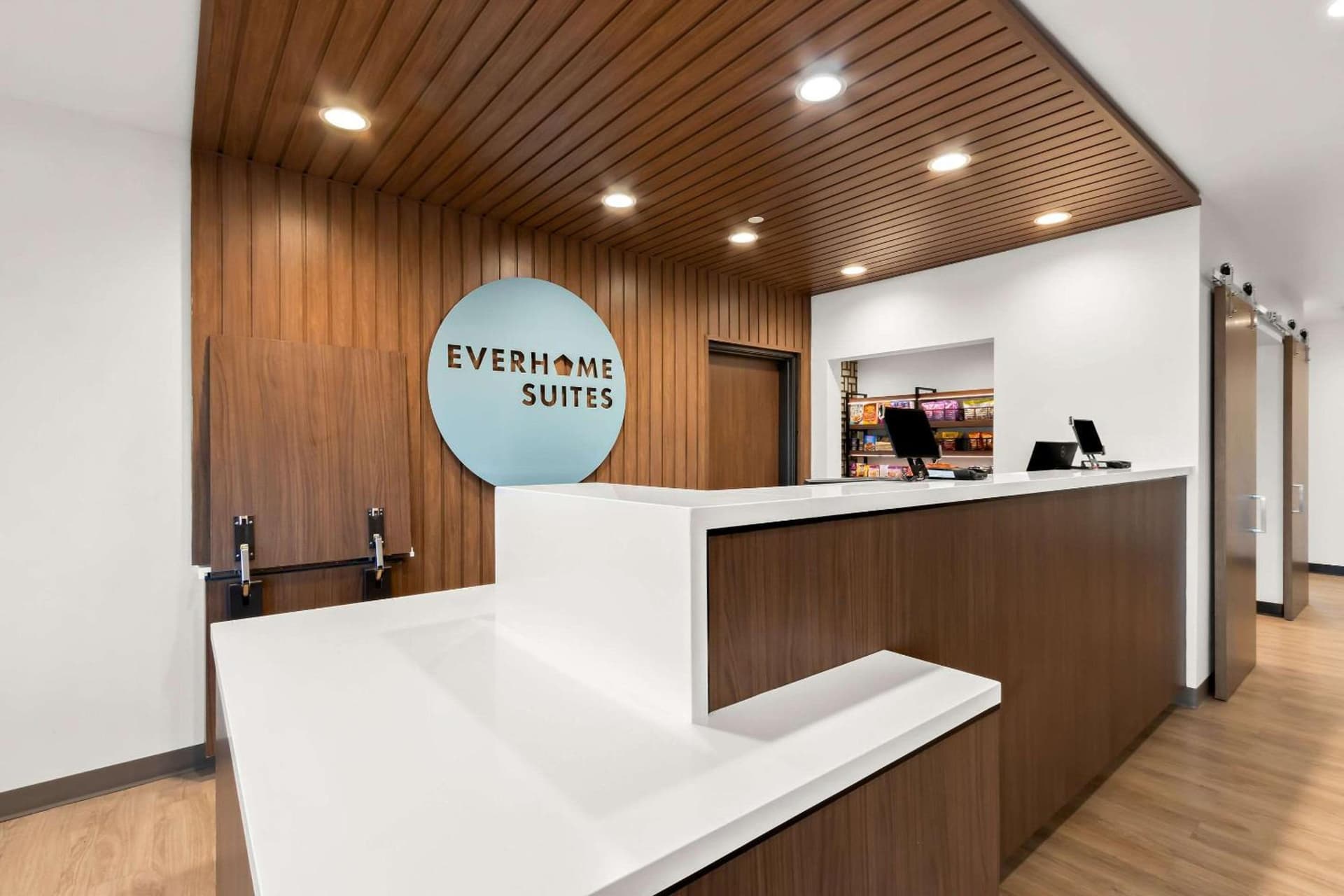 Everhome Suites Glendale Sports Entertainment District by Choice Hotels gallery photo in Glendale, AZ — image 9