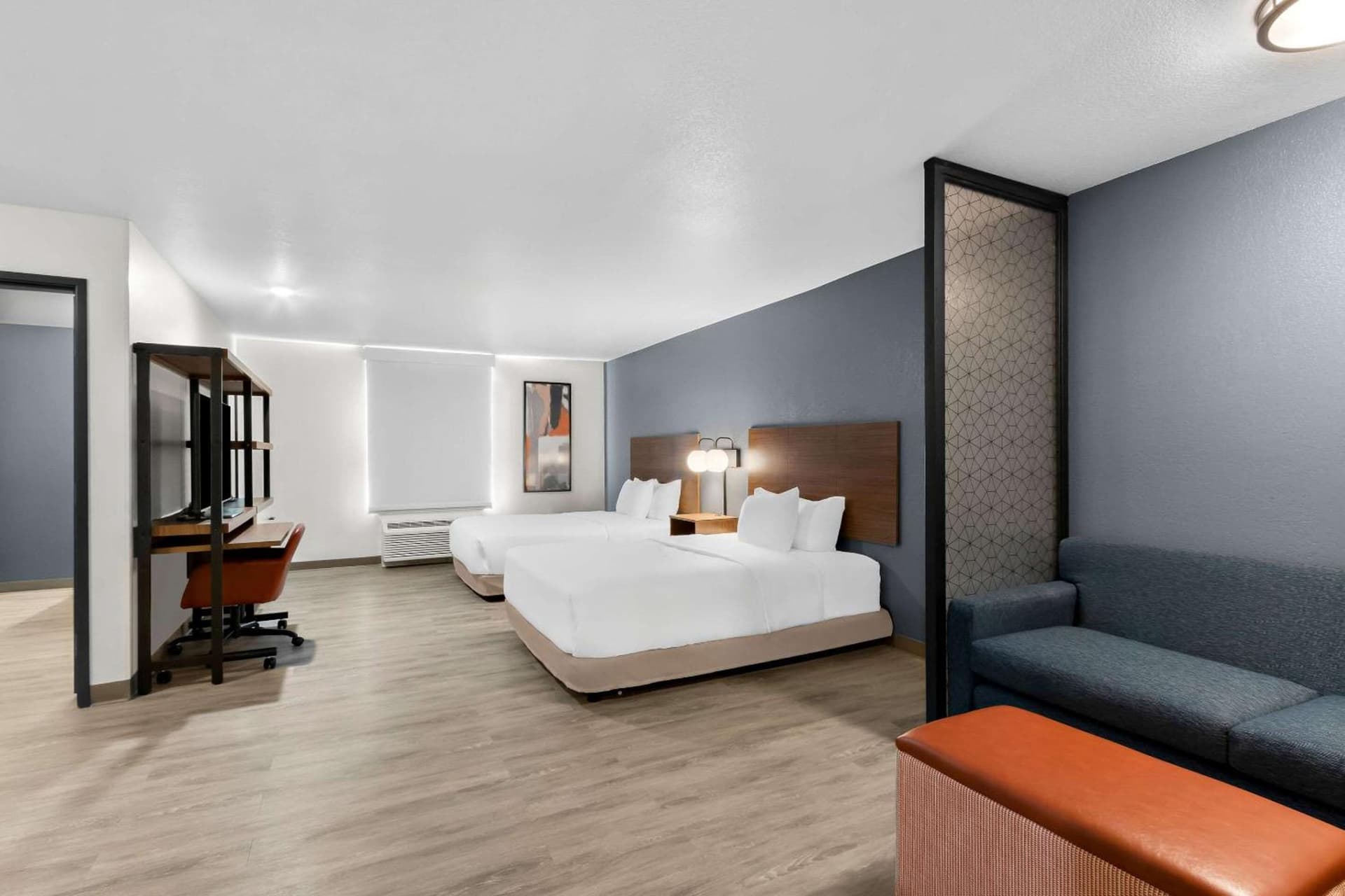 Everhome Suites Glendale Sports Entertainment District by Choice Hotels gallery photo in Glendale, AZ — image 12
