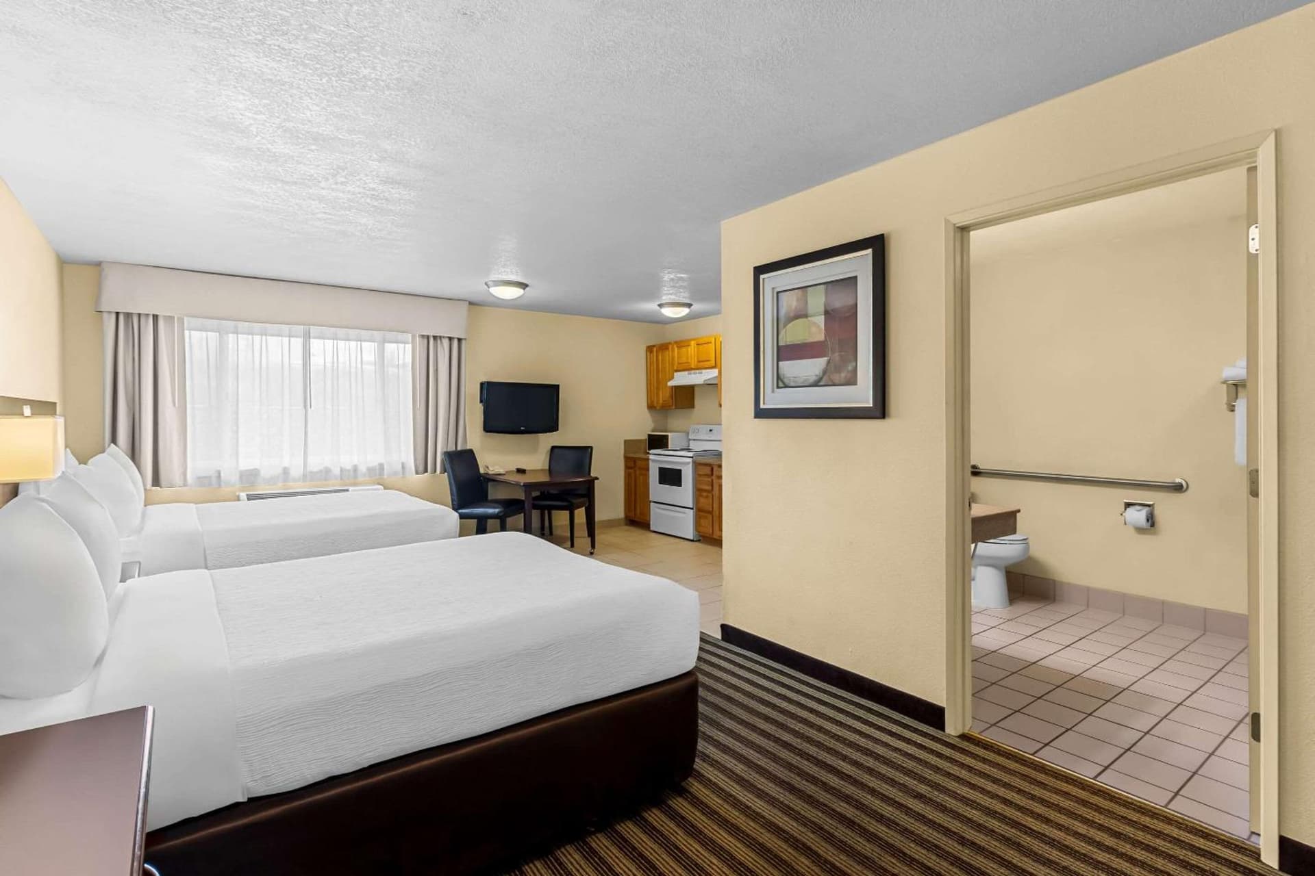 Quality Inn & Suites Vancouver - Hazel Dell gallery photo in Vancouver, WA — image 13