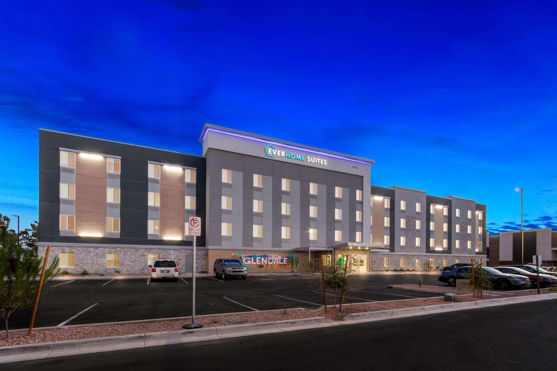 Everhome Suites Glendale Sports Entertainment District by Choice Hotels property views in Glendale, AZ — gallery photo 3