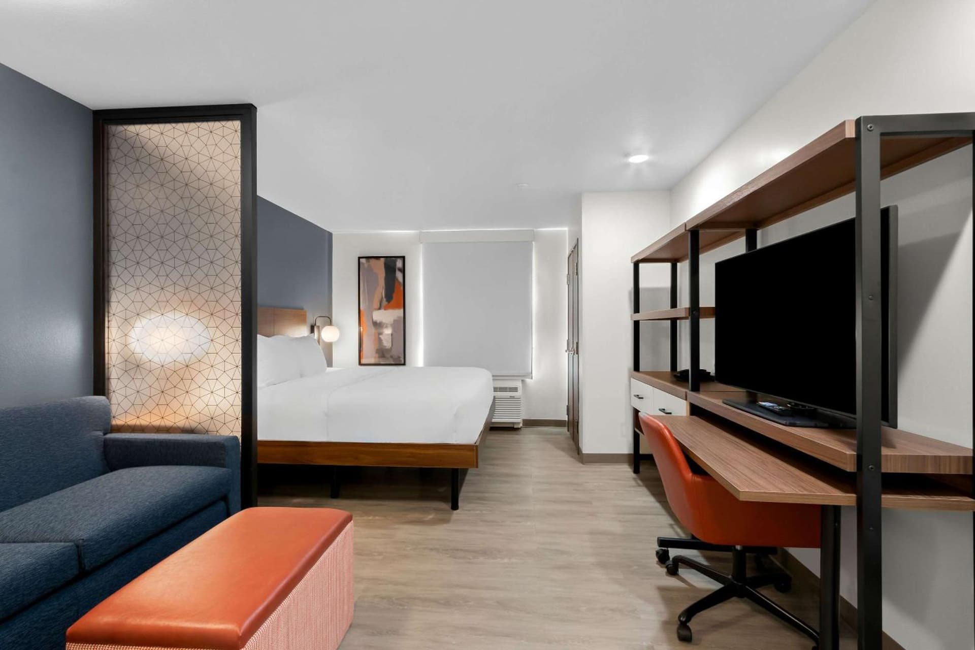 Everhome Suites Glendale Sports Entertainment District by Choice Hotels gallery photo in Glendale, AZ — image 27