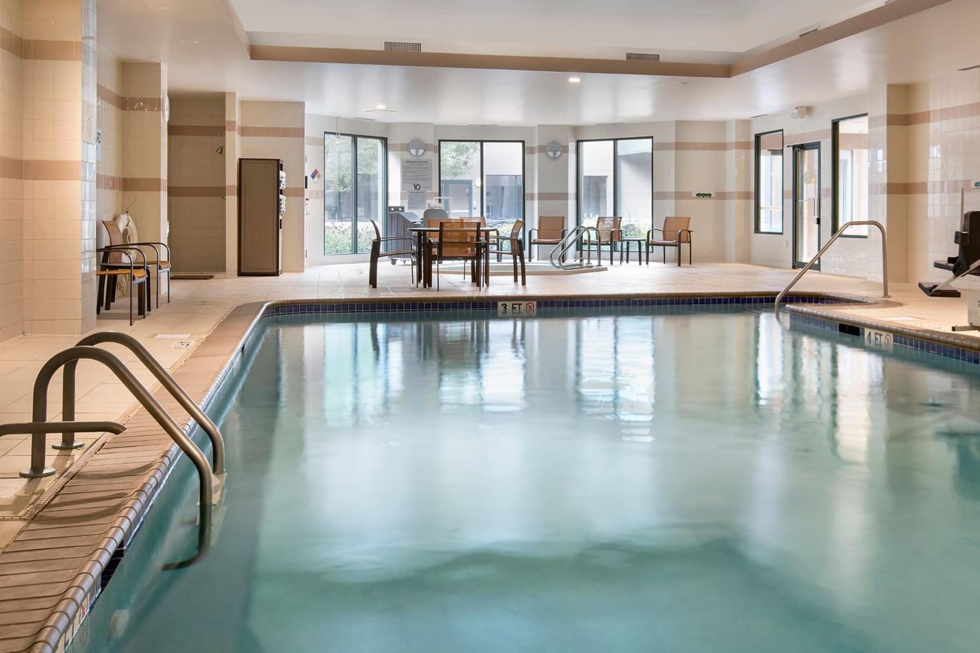 Courtyard By Marriott Jersey City Newport gallery photo in Jersey City, NJ — image 31