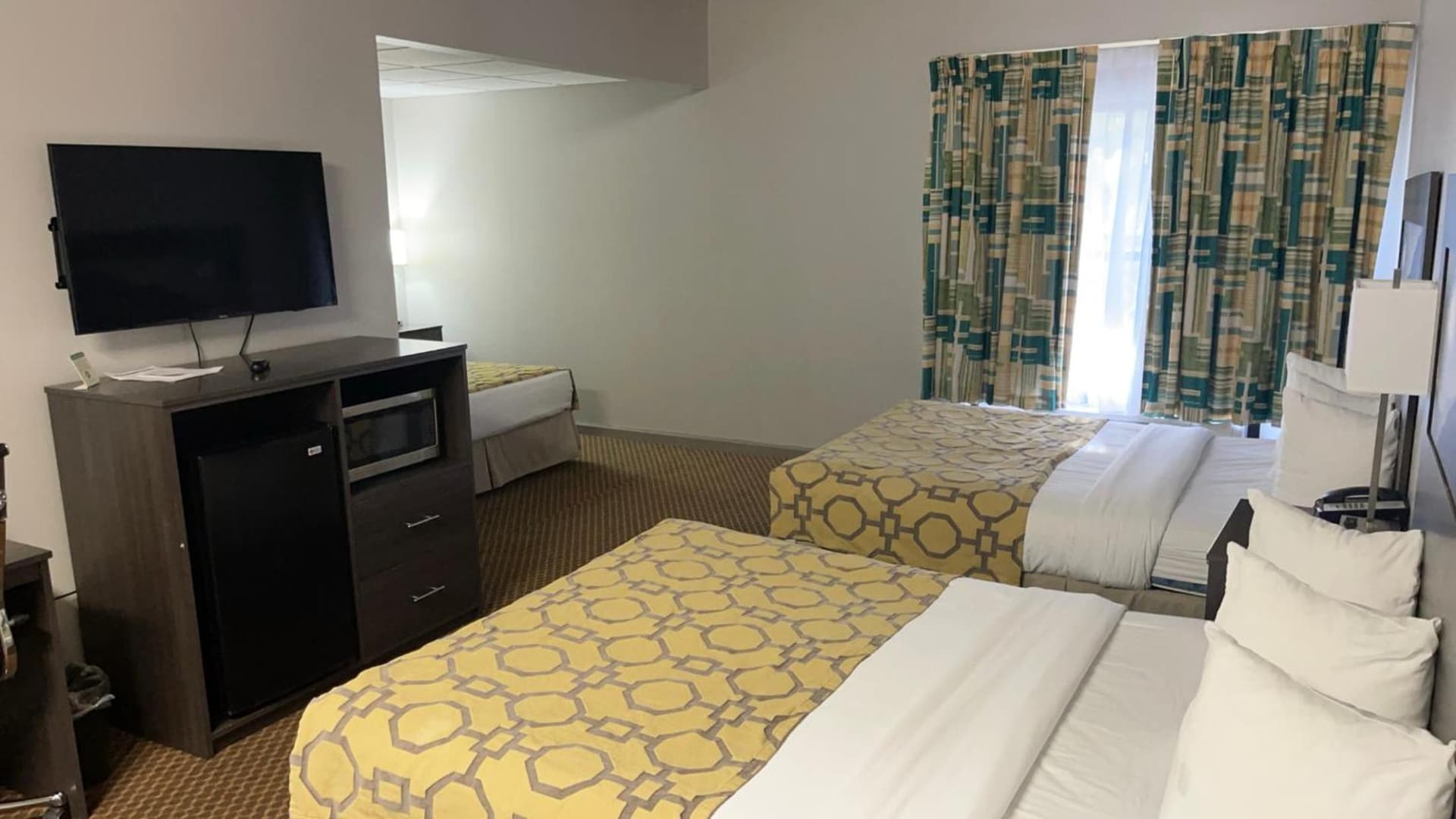 Baymont by Wyndham Cookeville interior in Cookeville, TN — gallery photo 2