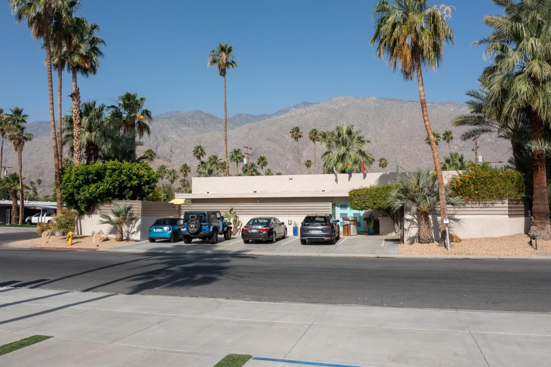 El Noa Noa - 21 and Over gallery photo in Palm Springs, CA — image 87