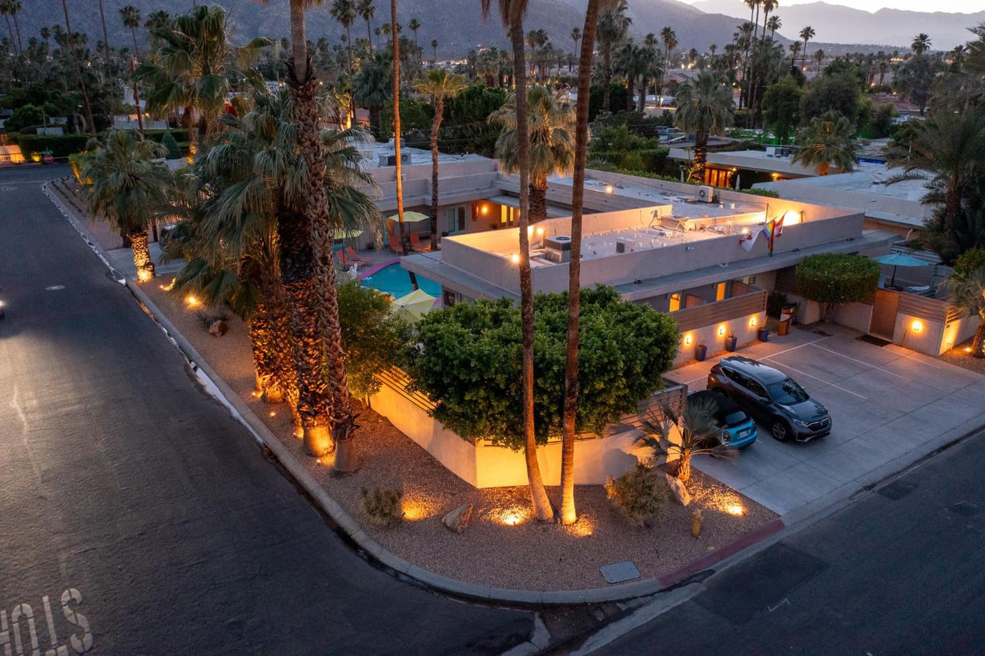 El Noa Noa - 21 and Over gallery photo in Palm Springs, CA — image 46