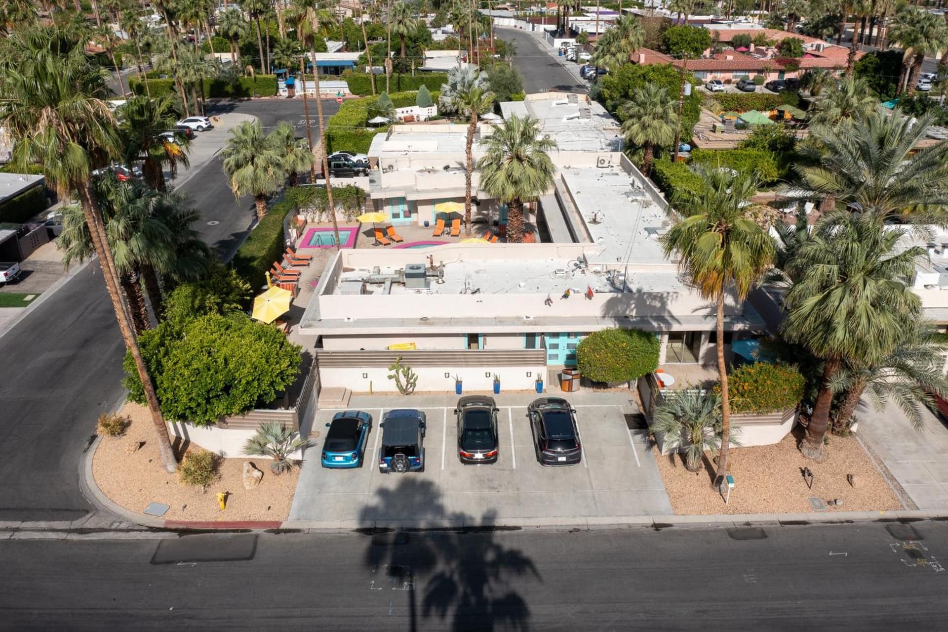 El Noa Noa - 21 and Over gallery photo in Palm Springs, CA — image 68