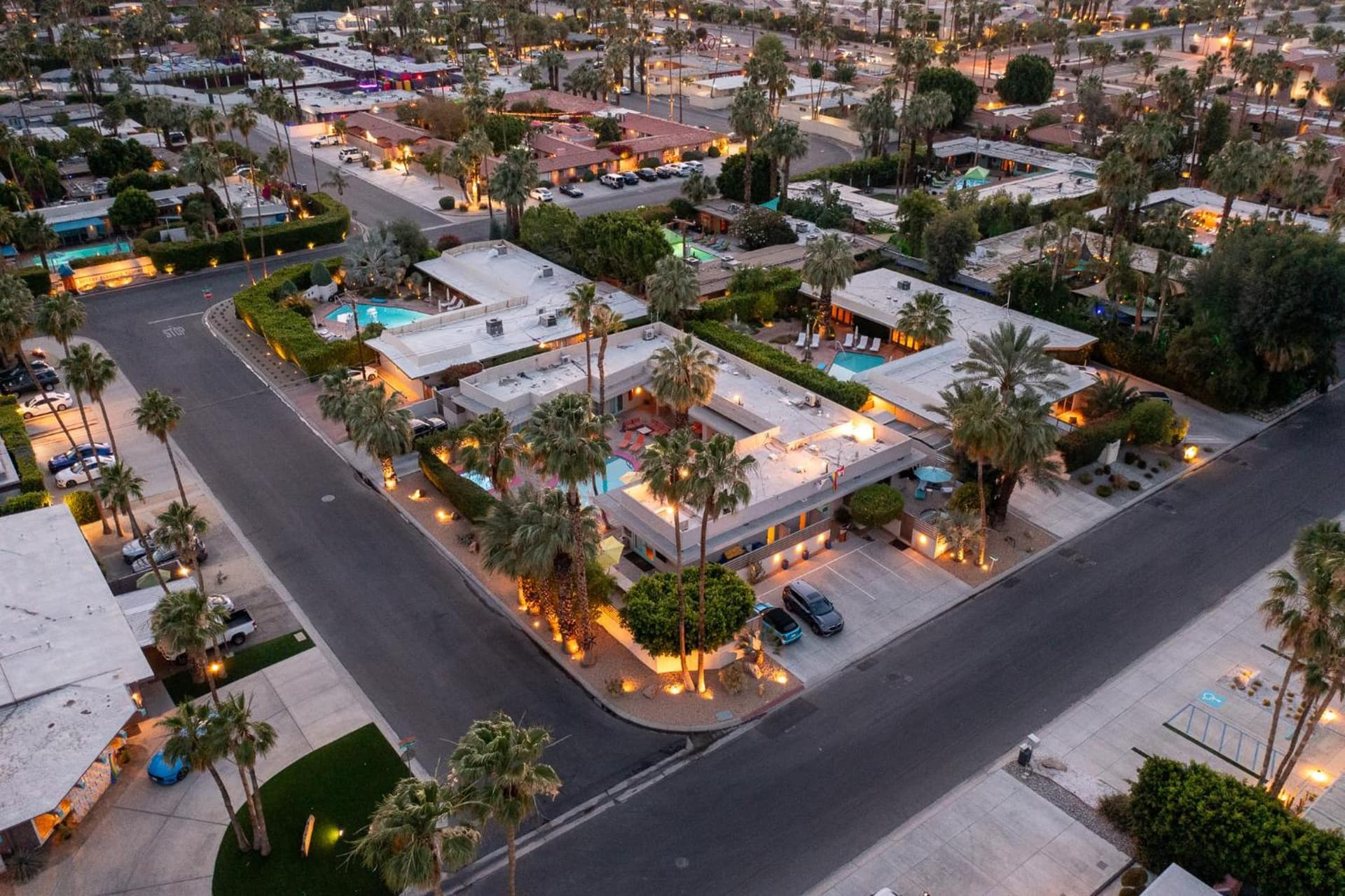 El Noa Noa - 21 and Over gallery photo in Palm Springs, CA — image 85