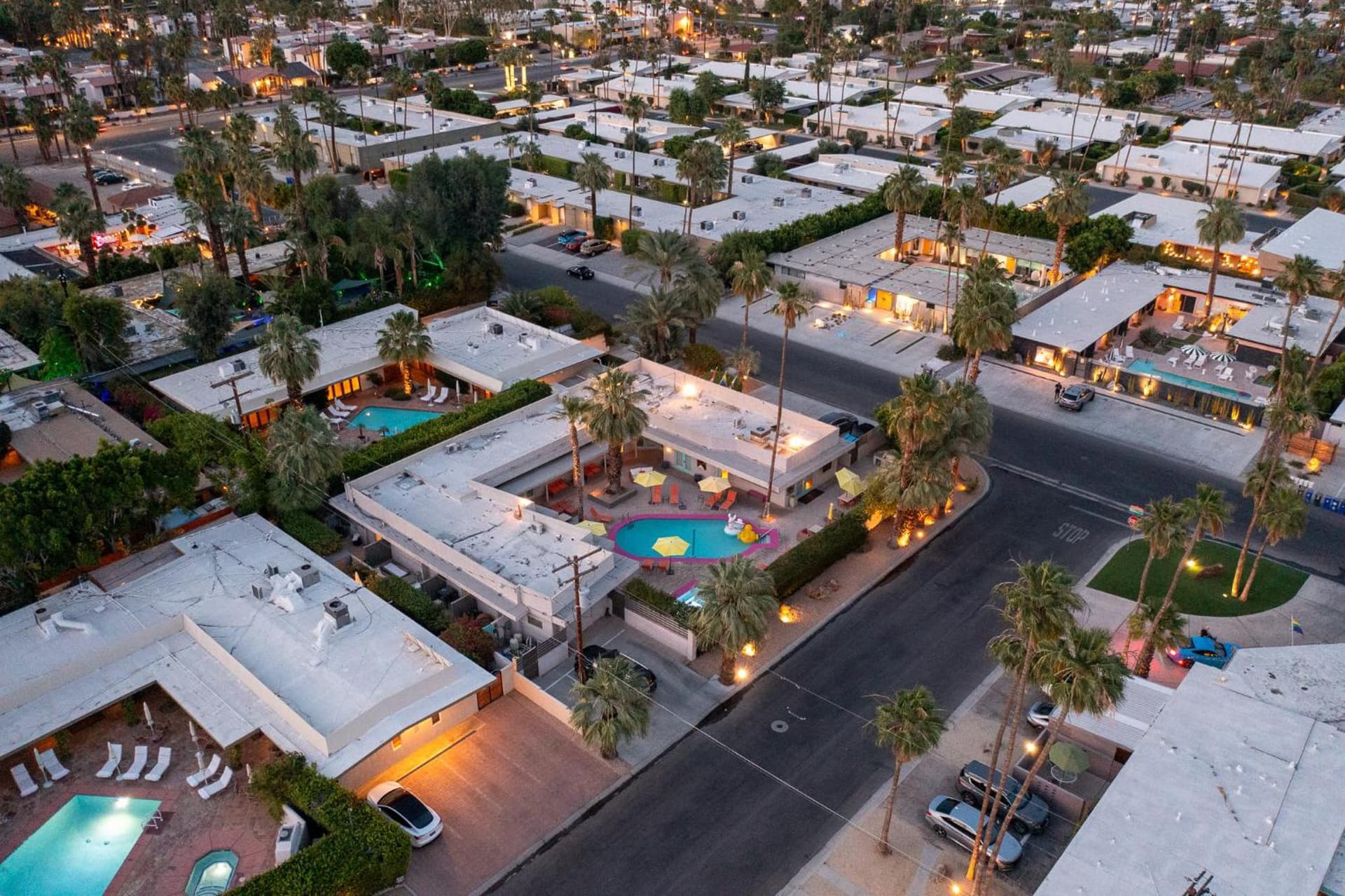 El Noa Noa - 21 and Over gallery photo in Palm Springs, CA — image 57