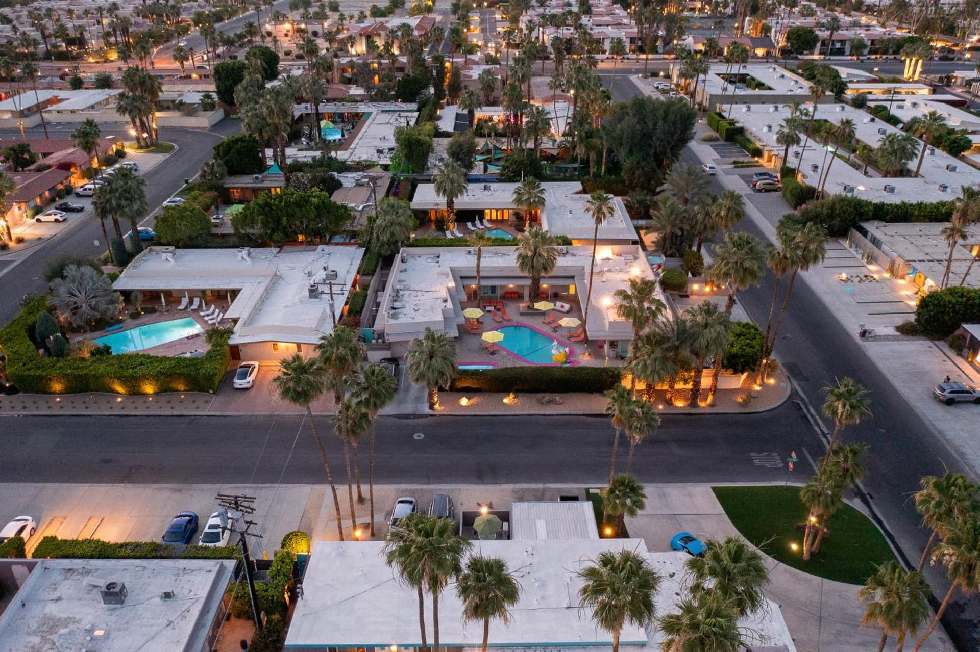 El Noa Noa - 21 and Over gallery photo in Palm Springs, CA — image 11