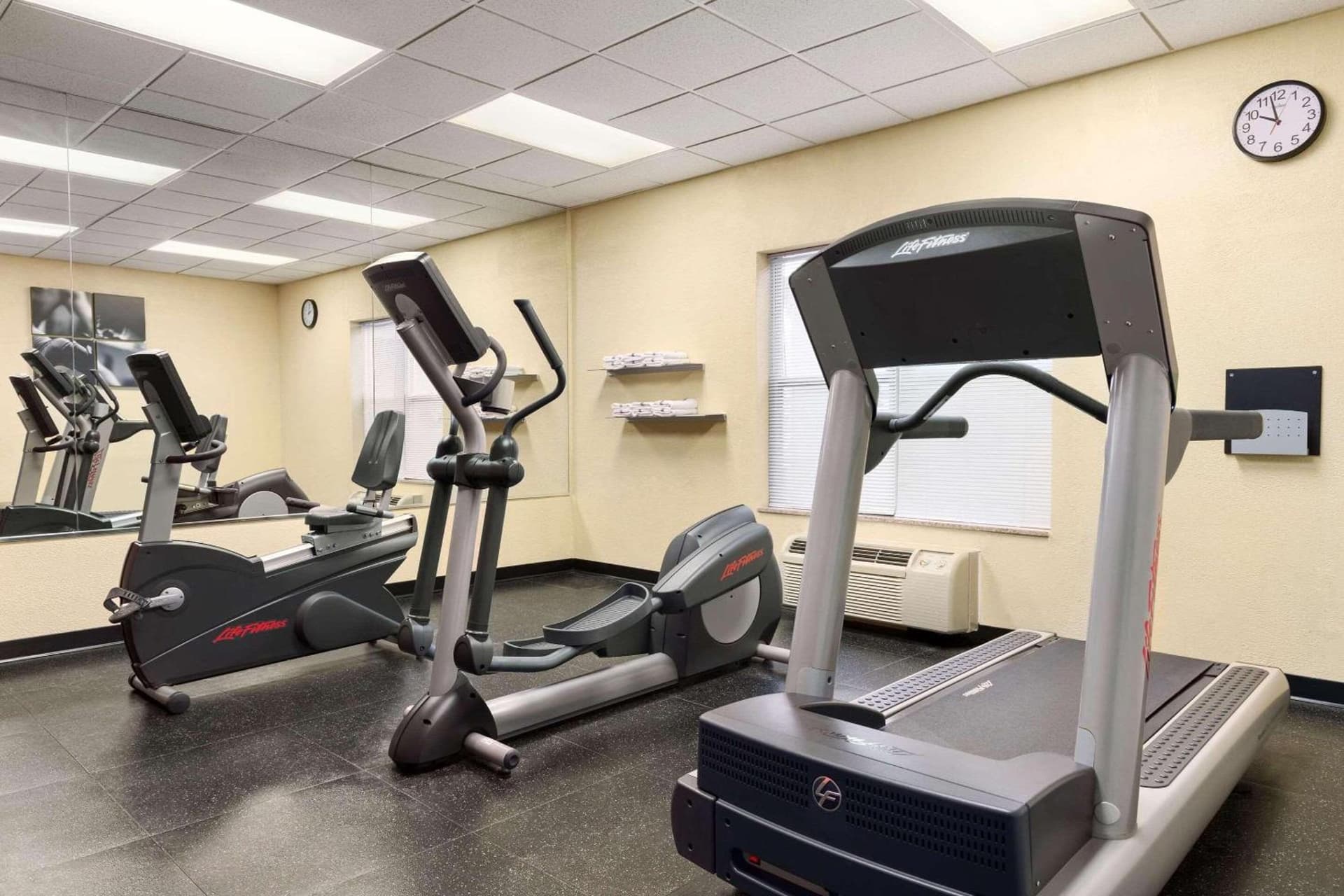 Country Inn & Suites by Radisson, Frackville (Pottsville), PA gallery photo in Mount Pleasant, PA — image 35