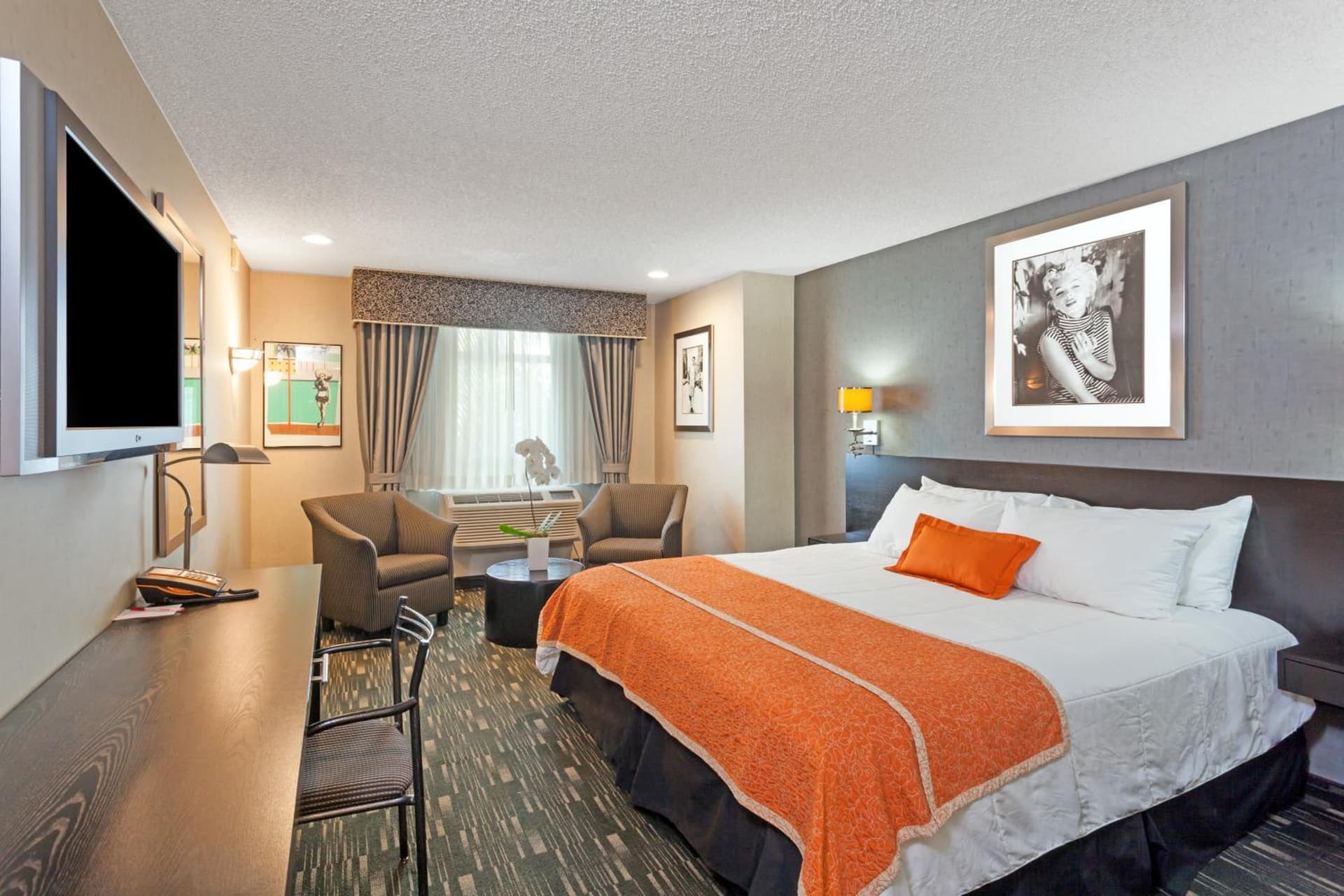 Ramada Plaza by Wyndham West Hollywood Hotel & Suites property views in Los Angeles, CA — gallery photo 3