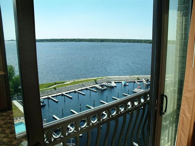 Shoreline Inn & Conference Center, an Ascend Collection Hotel gallery photo in Muskegon, MI — image 57