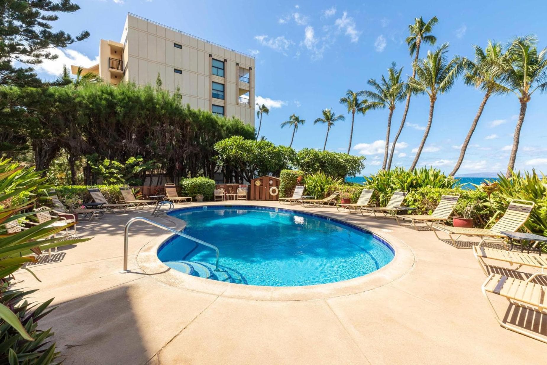 Kealia Resort 306 interior in Kihei, HI — gallery photo 2