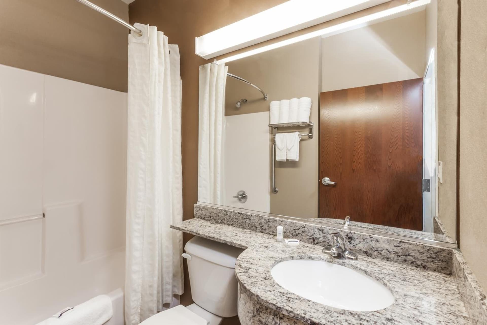 Microtel Inn & Suites by Wyndham Michigan City gallery photo in Michigan City, IN — image 8