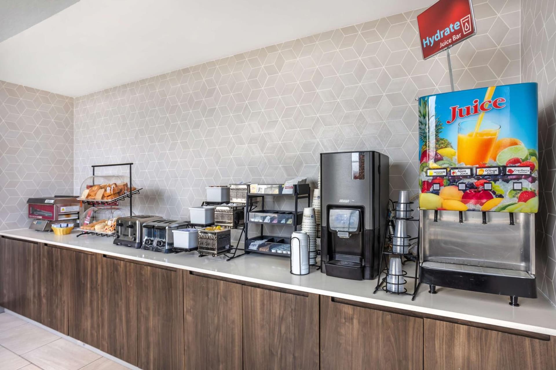 Best Western Plus Wilkes Barre-Scranton Airport Hotel gallery photo in Pittston, PA — image 57