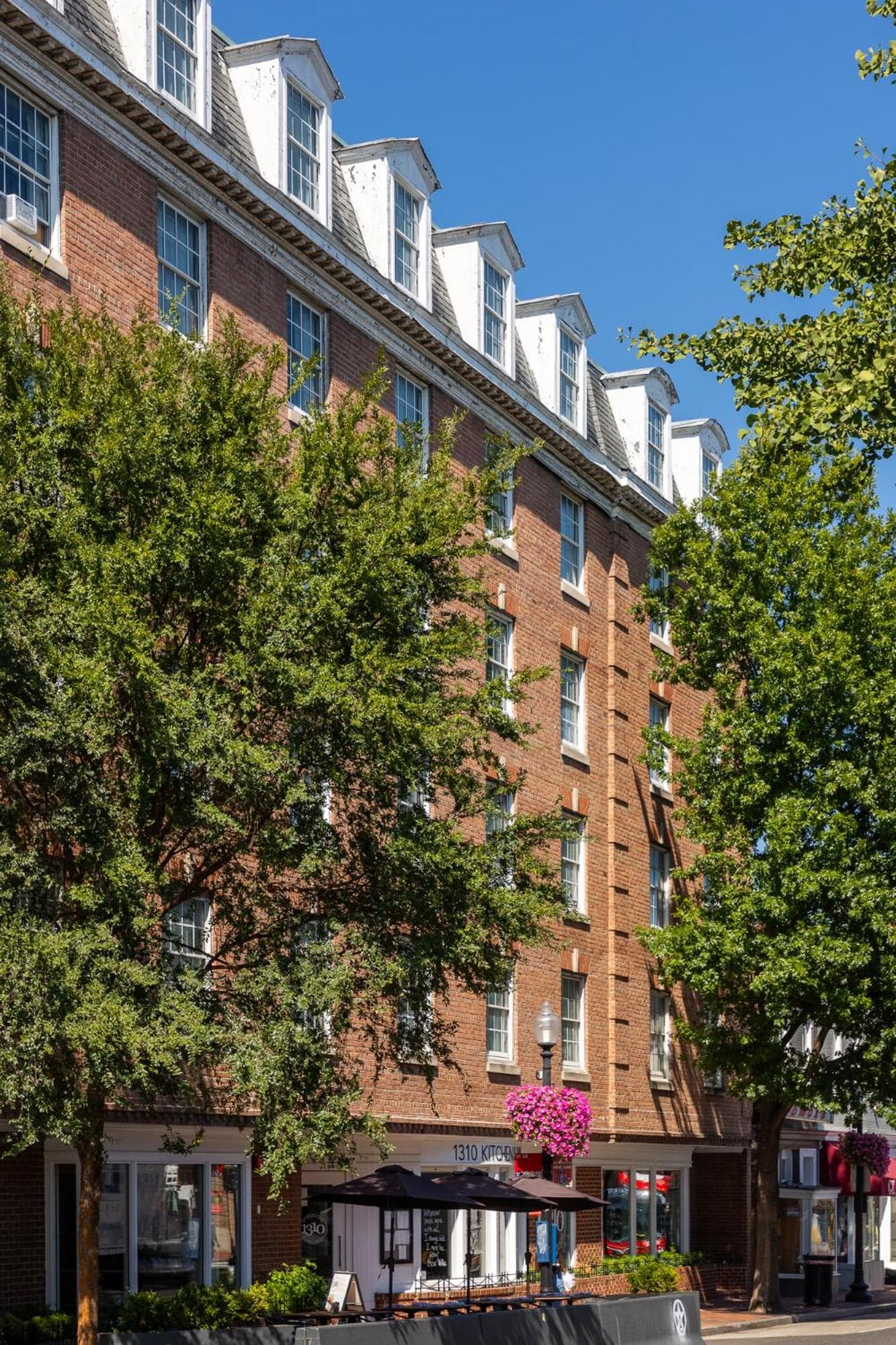 The Georgetown Inn — hotel in Washington, District of Columbia