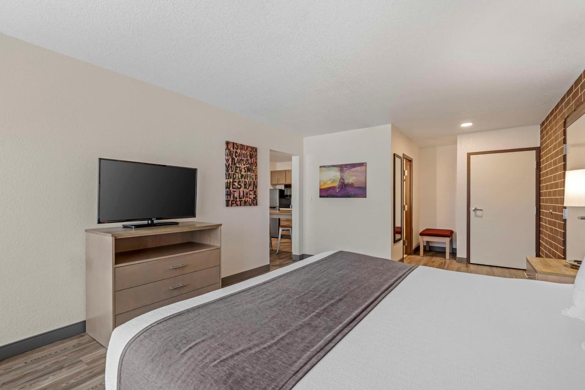 Best Western Plus Waterloo & Cedar Falls interior in Waterloo, IA — gallery photo 2