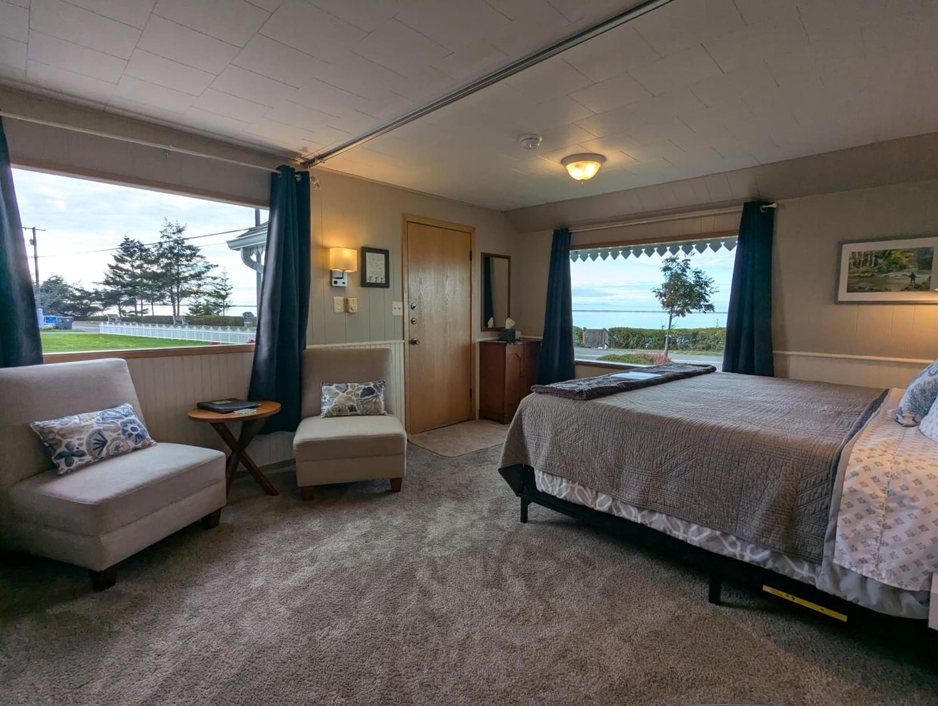 Juan de Fuca Waterfront Hotel & Cottages property views in Sequim, WA — gallery photo 3