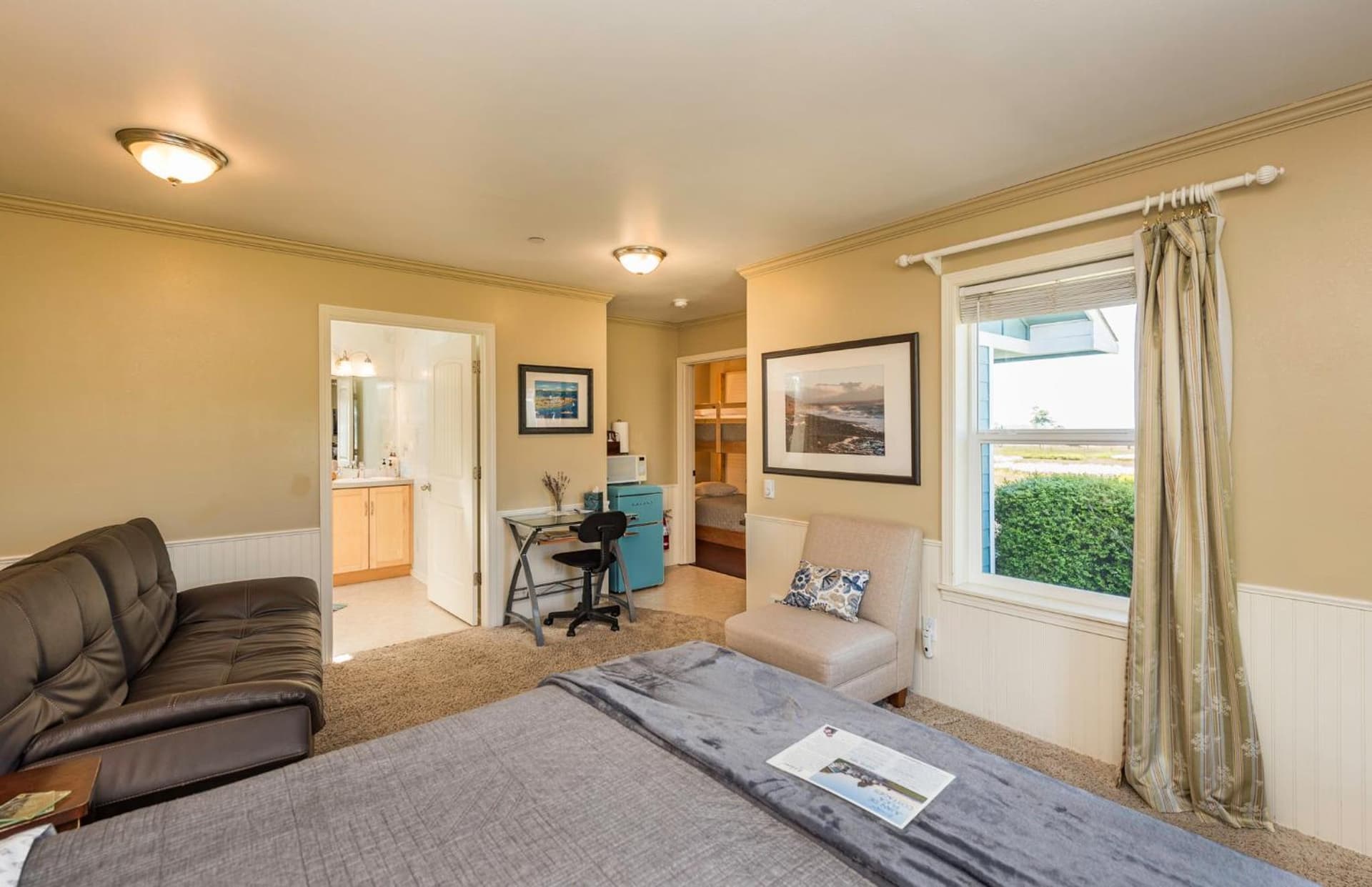 Juan de Fuca Waterfront Hotel & Cottages gallery photo in Sequim, WA — image 70