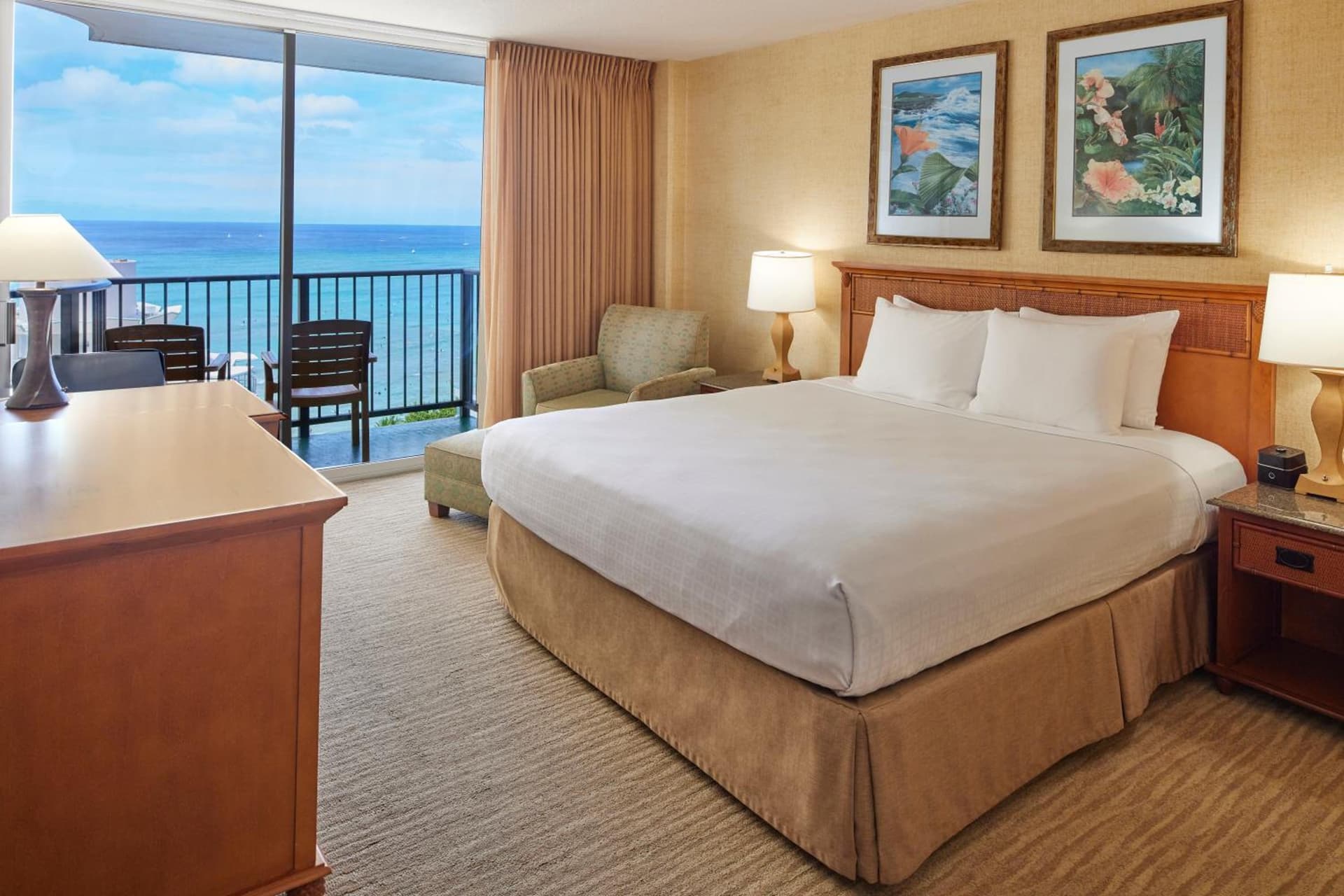 Waikiki Resort Hotel gallery photo in Honolulu, HI — image 26