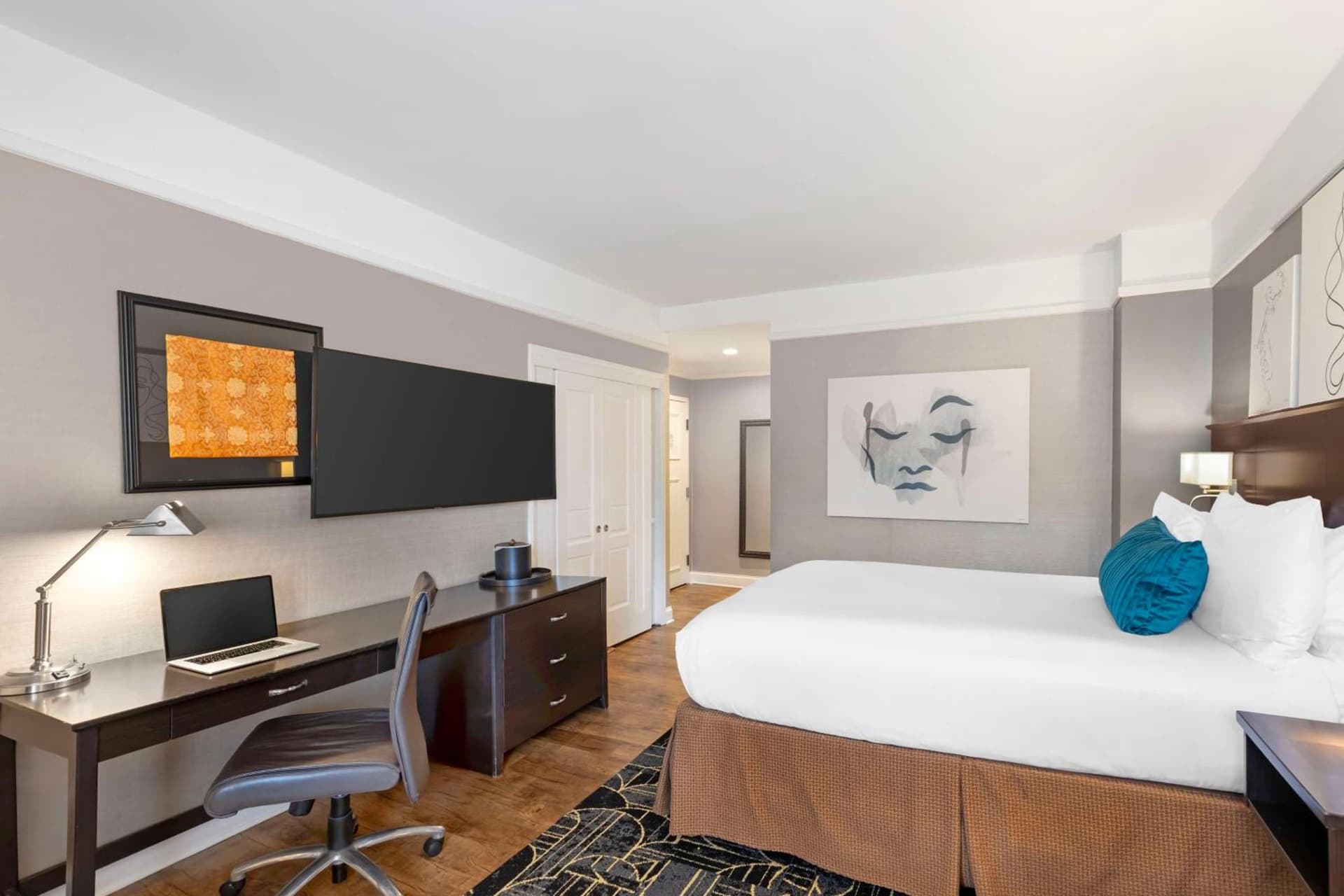 Best Western Plus Hawthorne Terrace Hotel gallery photo in Chicago, IL — image 9