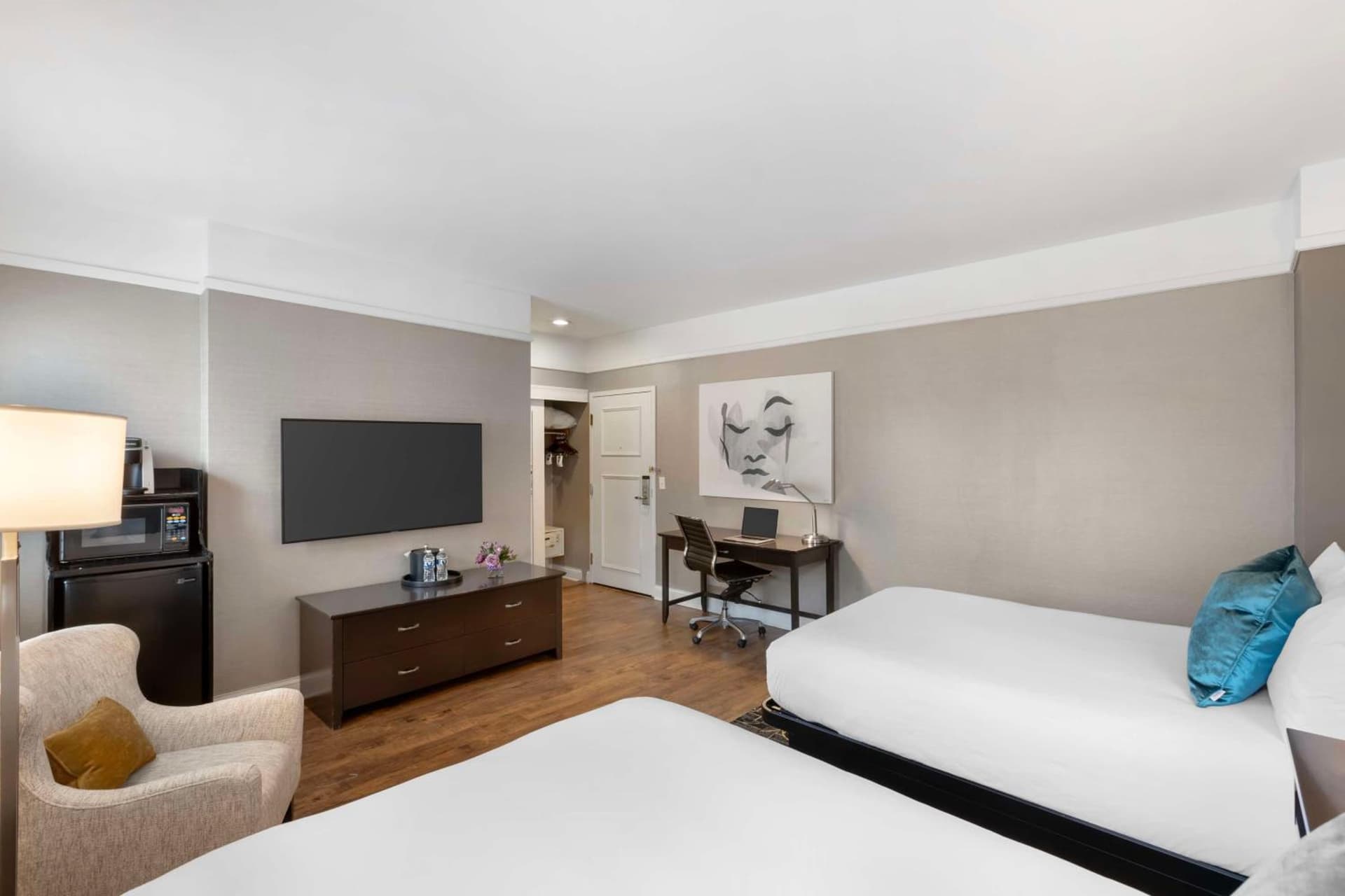 Best Western Plus Hawthorne Terrace Hotel gallery photo in Chicago, IL — image 63