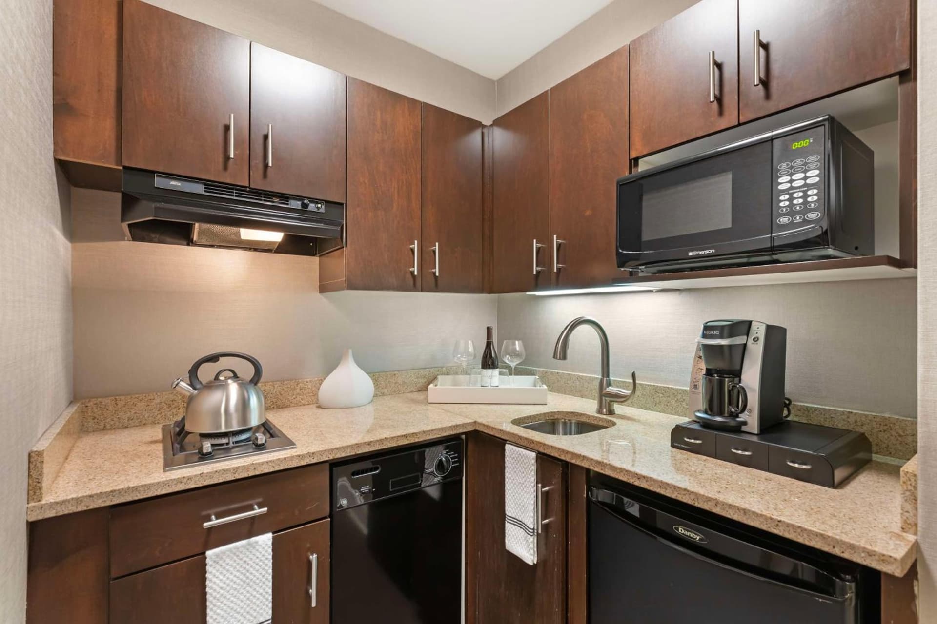 Best Western Plus Hawthorne Terrace Hotel gallery photo in Chicago, IL — image 65