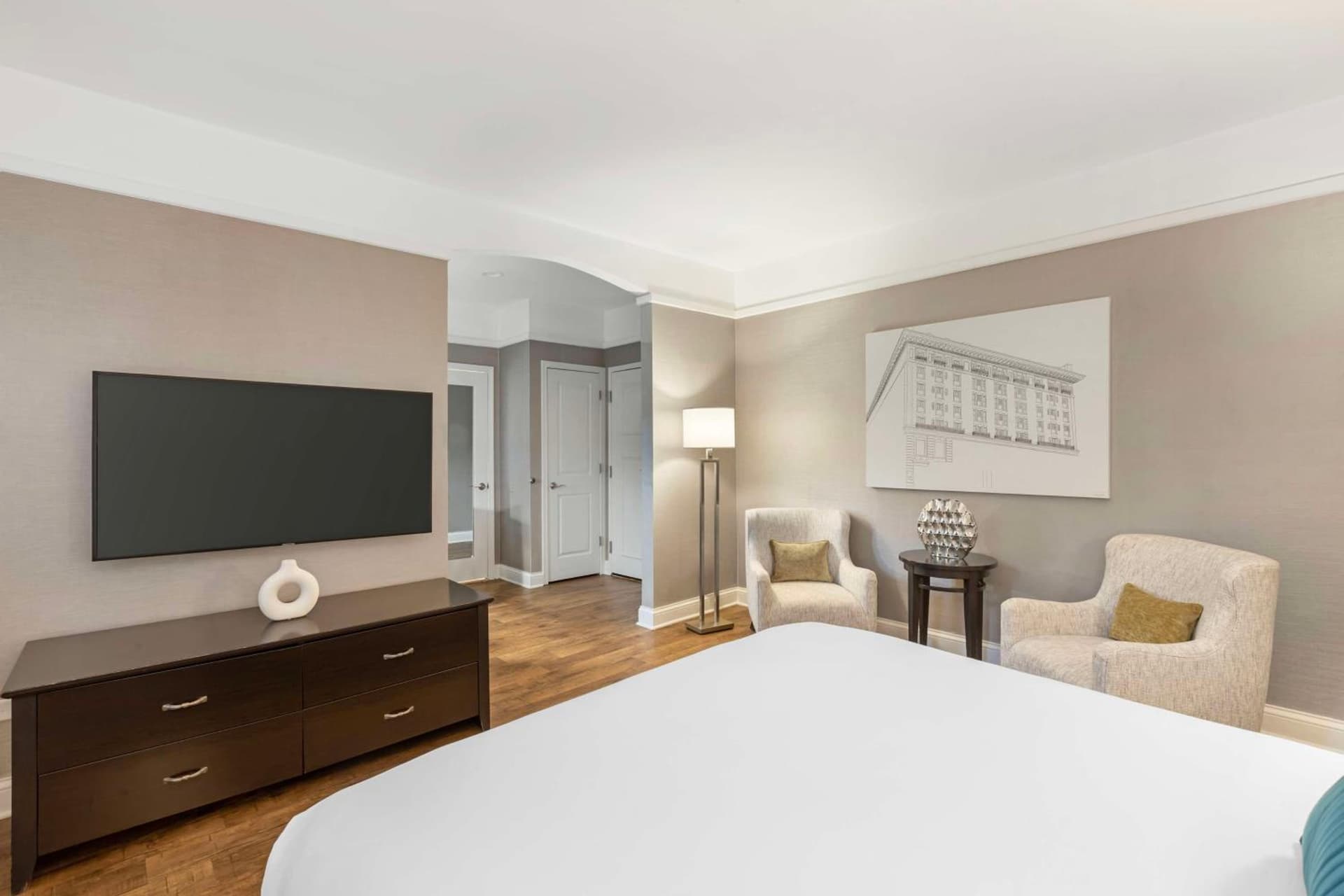 Best Western Plus Hawthorne Terrace Hotel interior in Chicago, IL — gallery photo 2