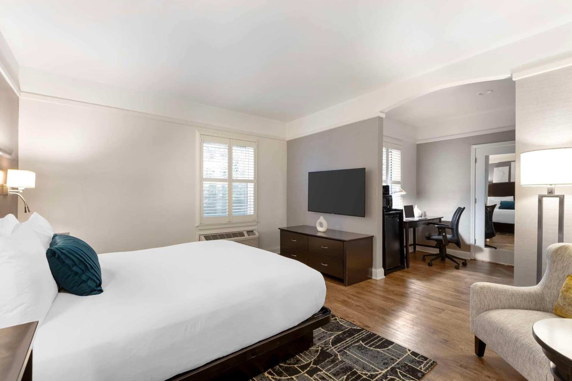 Best Western Plus Hawthorne Terrace Hotel gallery photo in Chicago, IL — image 8