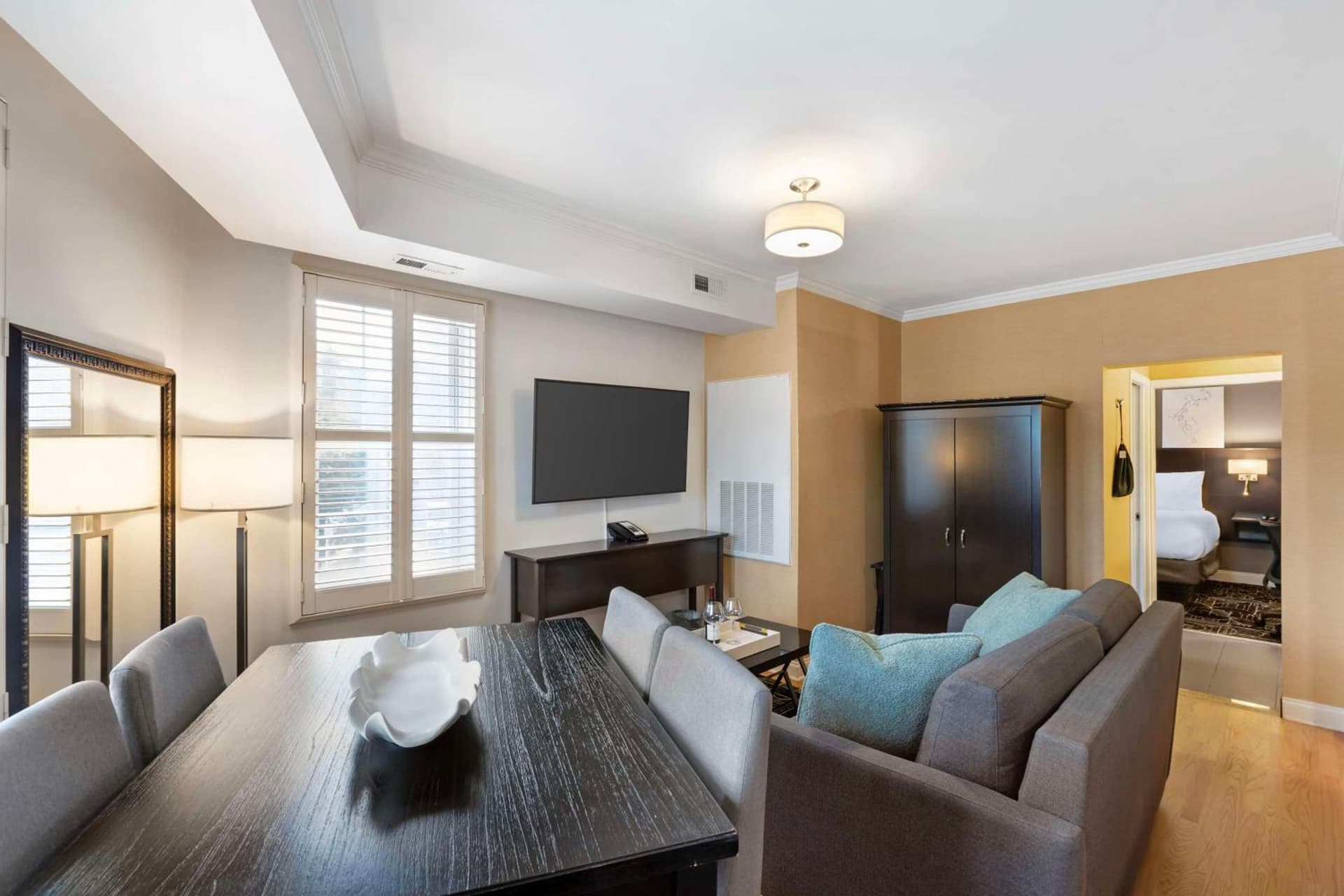 Best Western Plus Hawthorne Terrace Hotel gallery photo in Chicago, IL — image 5
