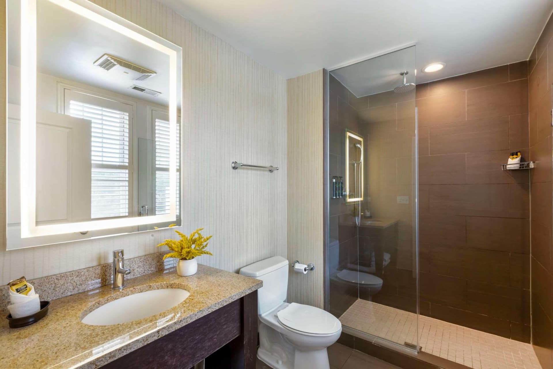 Best Western Plus Hawthorne Terrace Hotel gallery photo in Chicago, IL — image 49