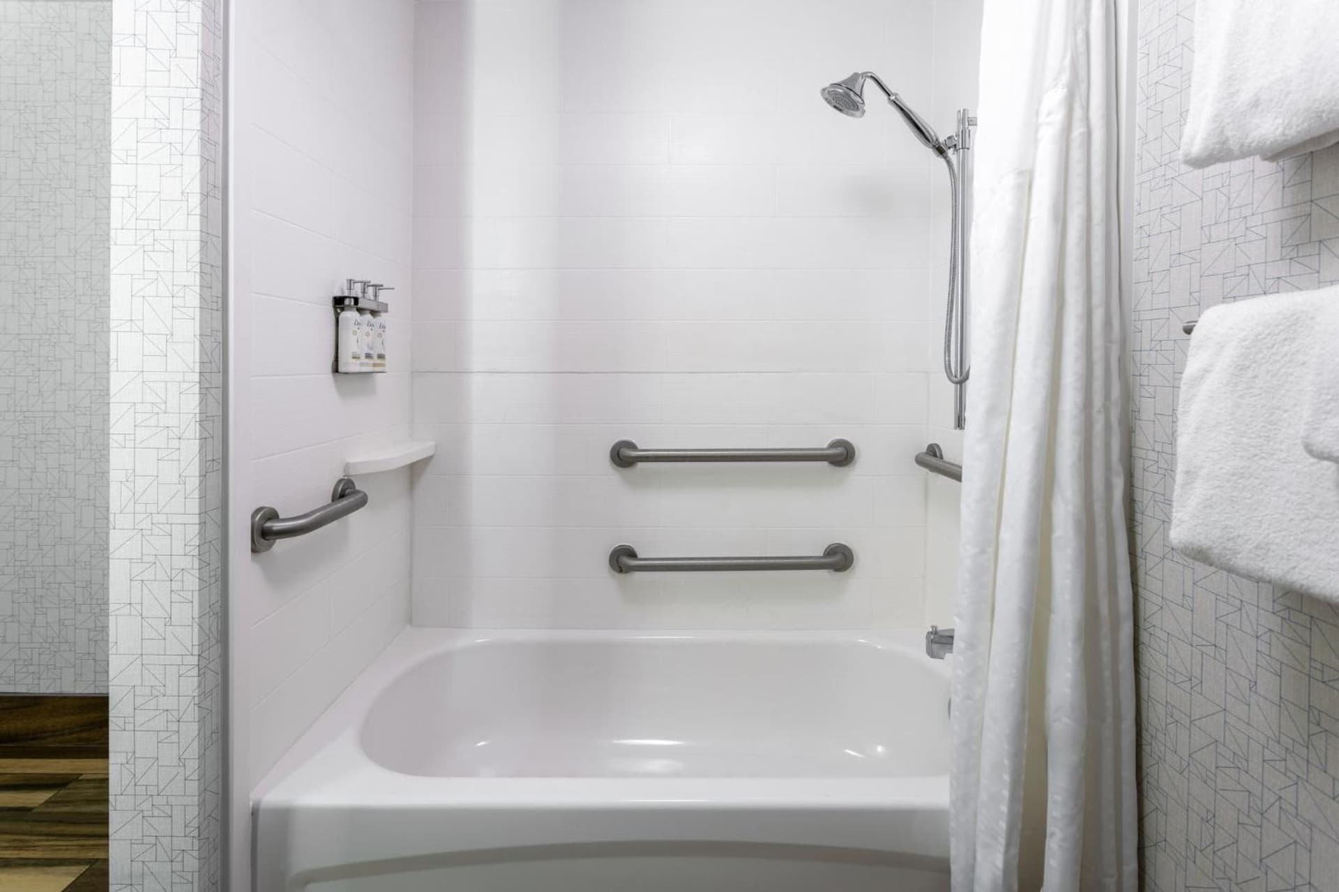 Holiday Inn Express & Suites Ft. Washington - Philadelphia by IHG gallery photo in Fort Washington, PA — image 74