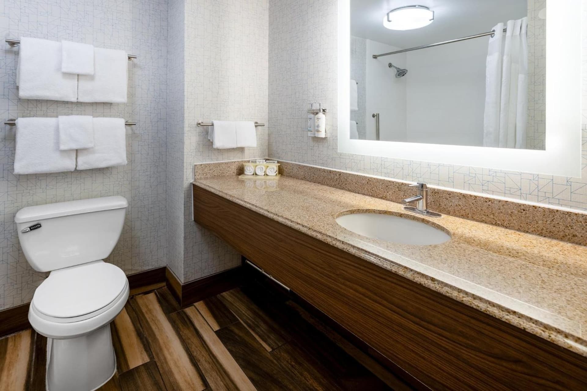 Holiday Inn Express & Suites Ft. Washington - Philadelphia by IHG gallery photo in Fort Washington, PA — image 38