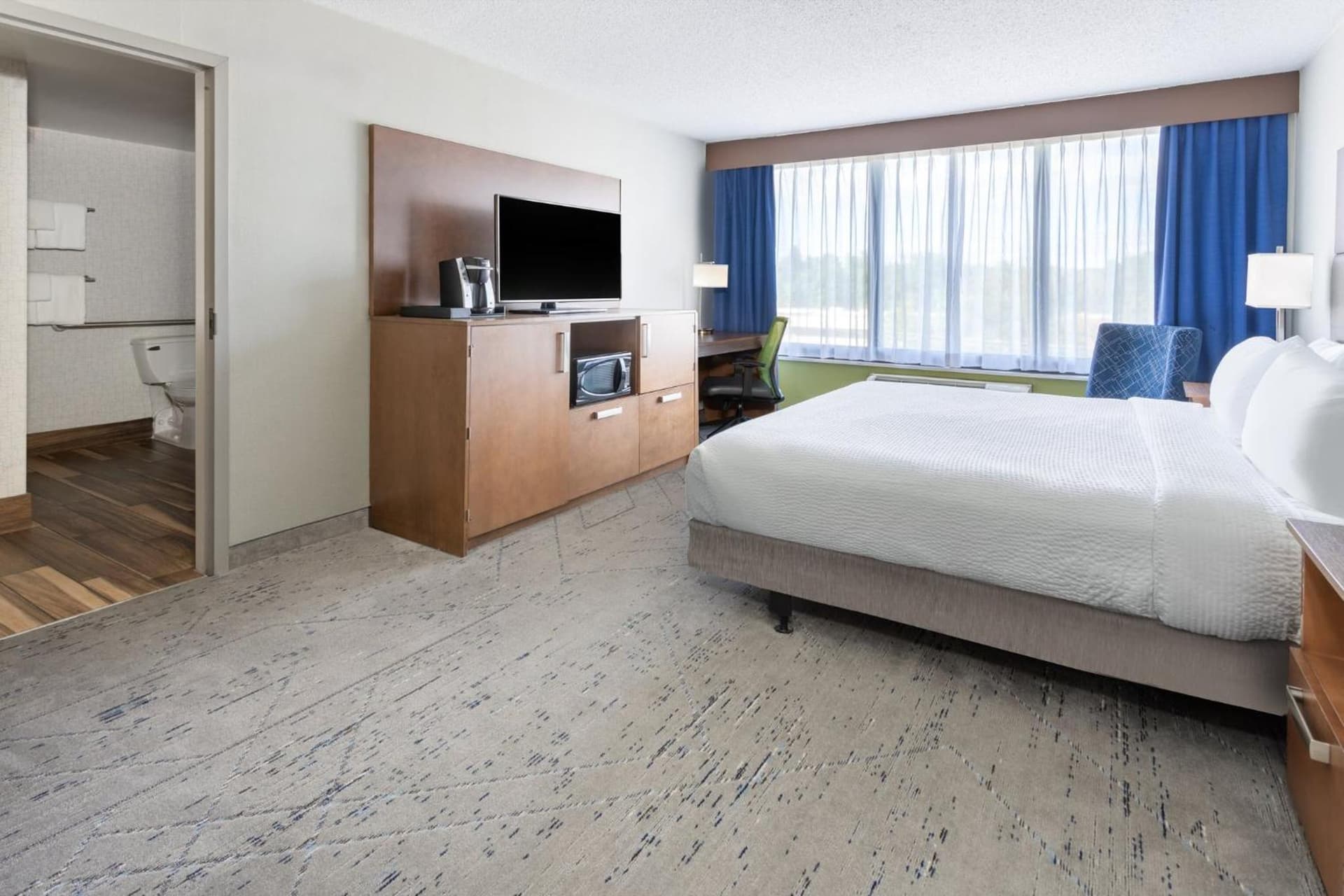Holiday Inn Express & Suites Ft. Washington - Philadelphia by IHG gallery photo in Fort Washington, PA — image 53