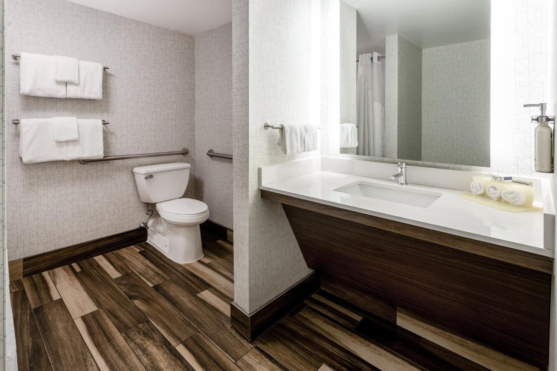 Holiday Inn Express & Suites Ft. Washington - Philadelphia by IHG gallery photo in Fort Washington, PA — image 54
