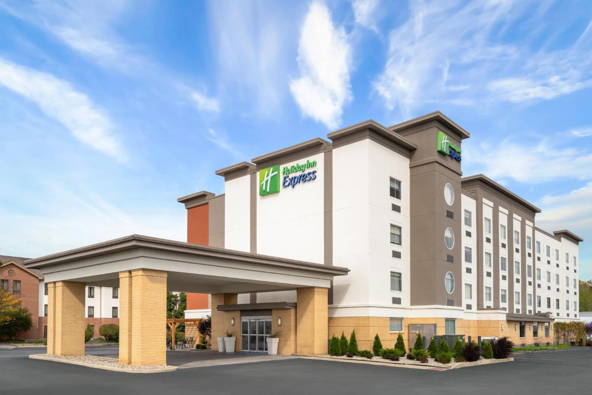 Holiday Inn Express Toledo North by IHG property views in Toledo, OH — gallery photo 3