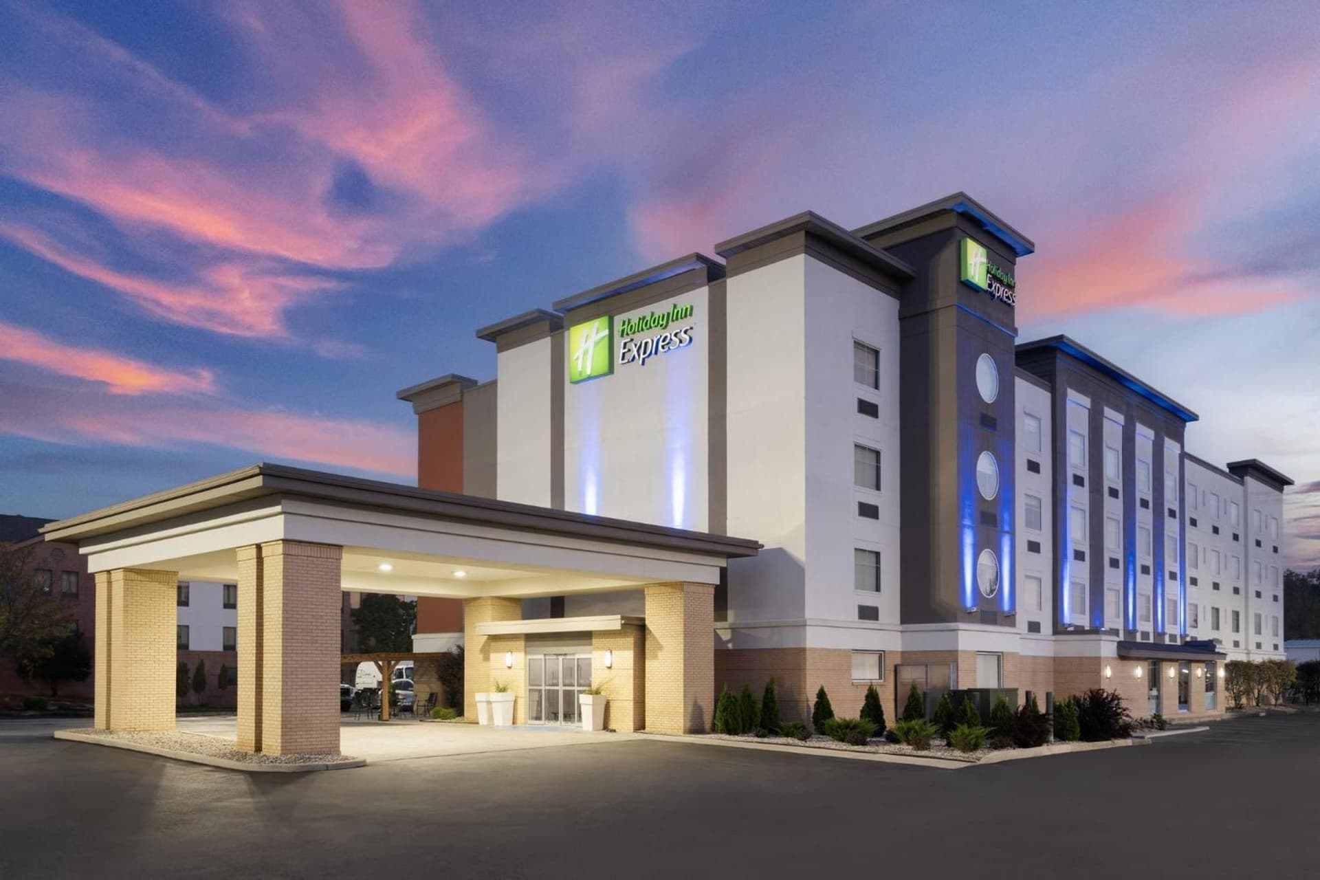 Holiday Inn Express Toledo North by IHG interior in Toledo, OH — gallery photo 2