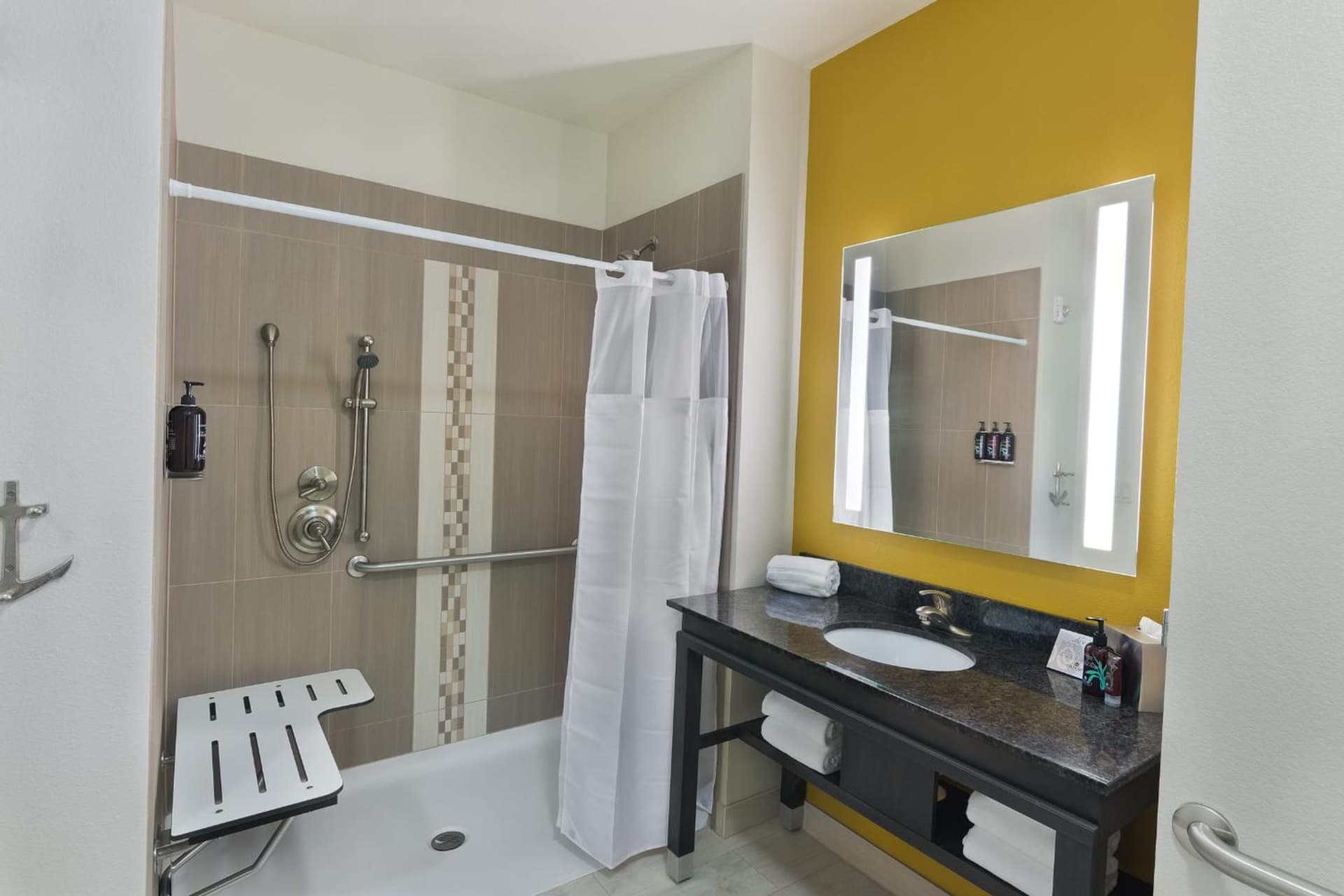 Oxford Suites Bellingham gallery photo in Bellingham, WA — image 6