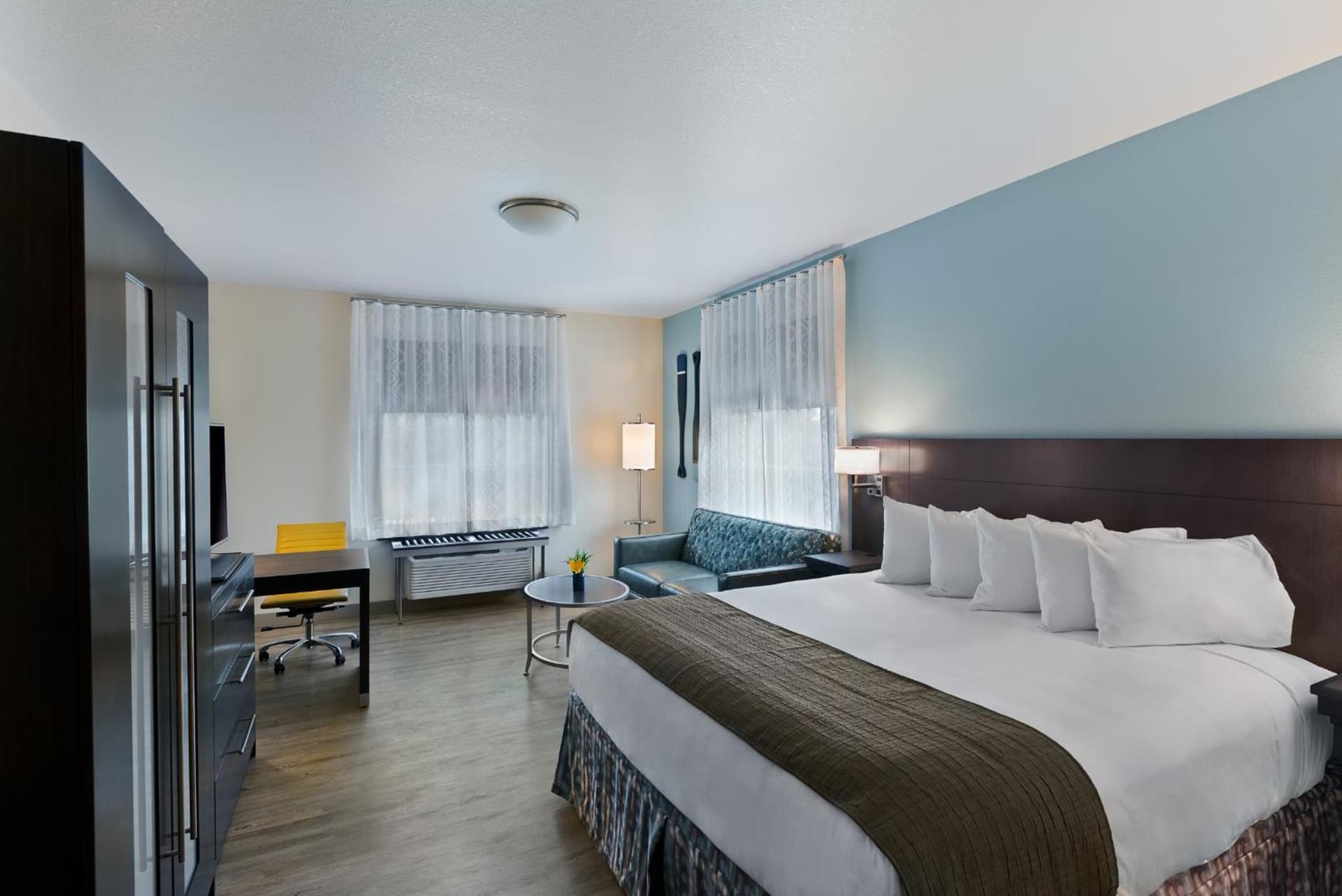 Oxford Suites Bellingham interior in Bellingham, WA — gallery photo 2