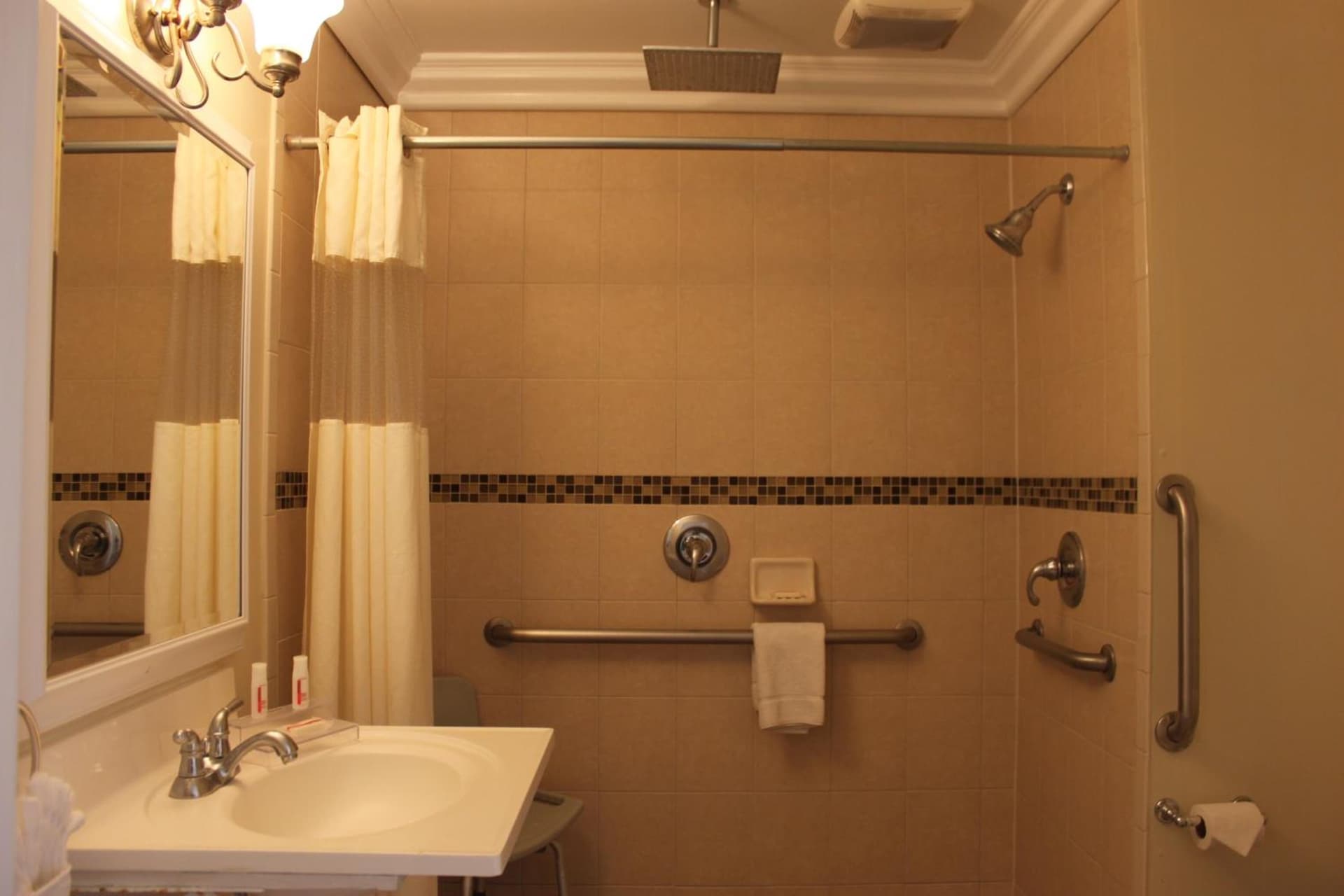 Quality Inn & Suites Santa Maria gallery photo in Santa Maria, CA — image 20