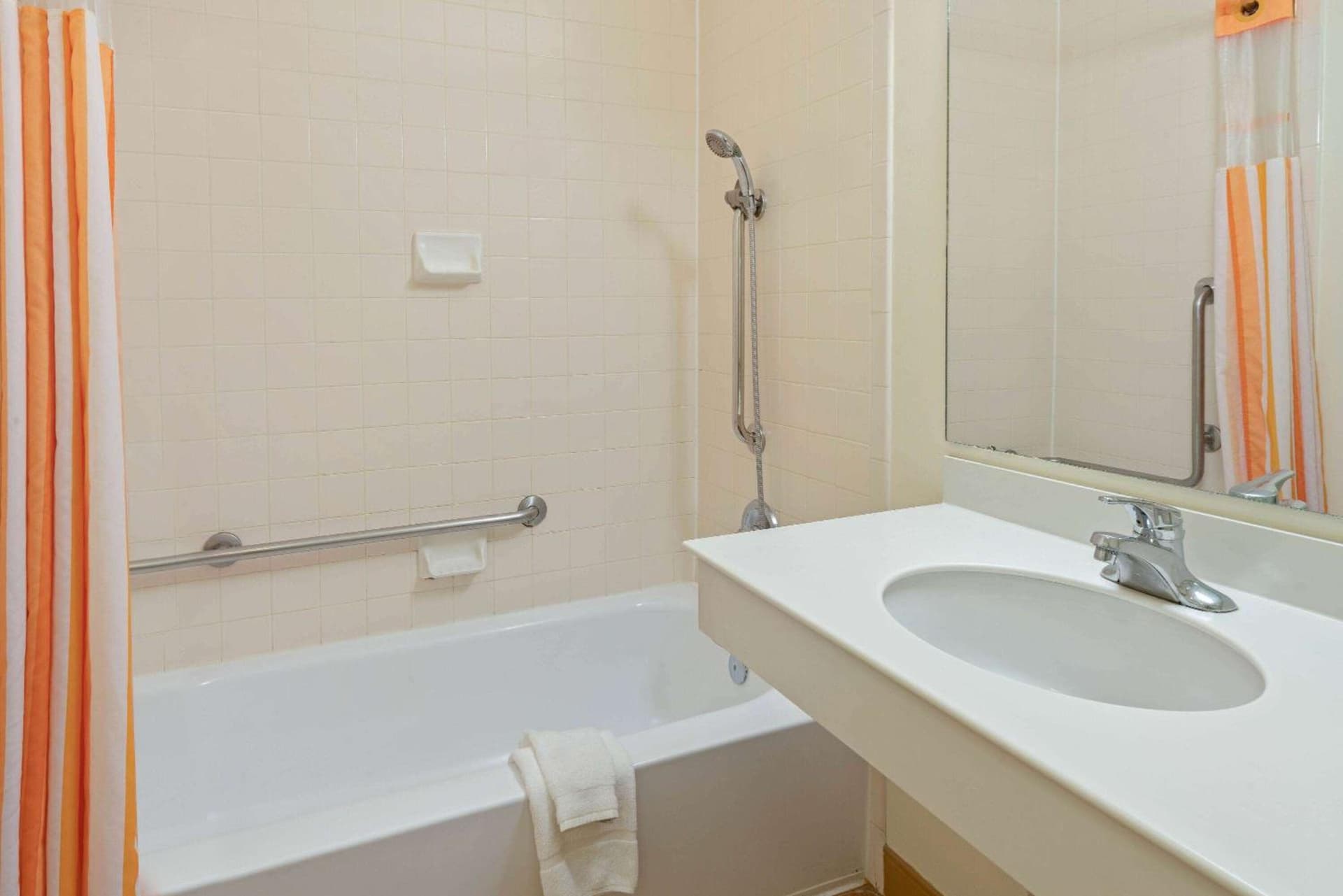 La Quinta by Wyndham Salt Lake City - Layton gallery photo in Layton, UT — image 11