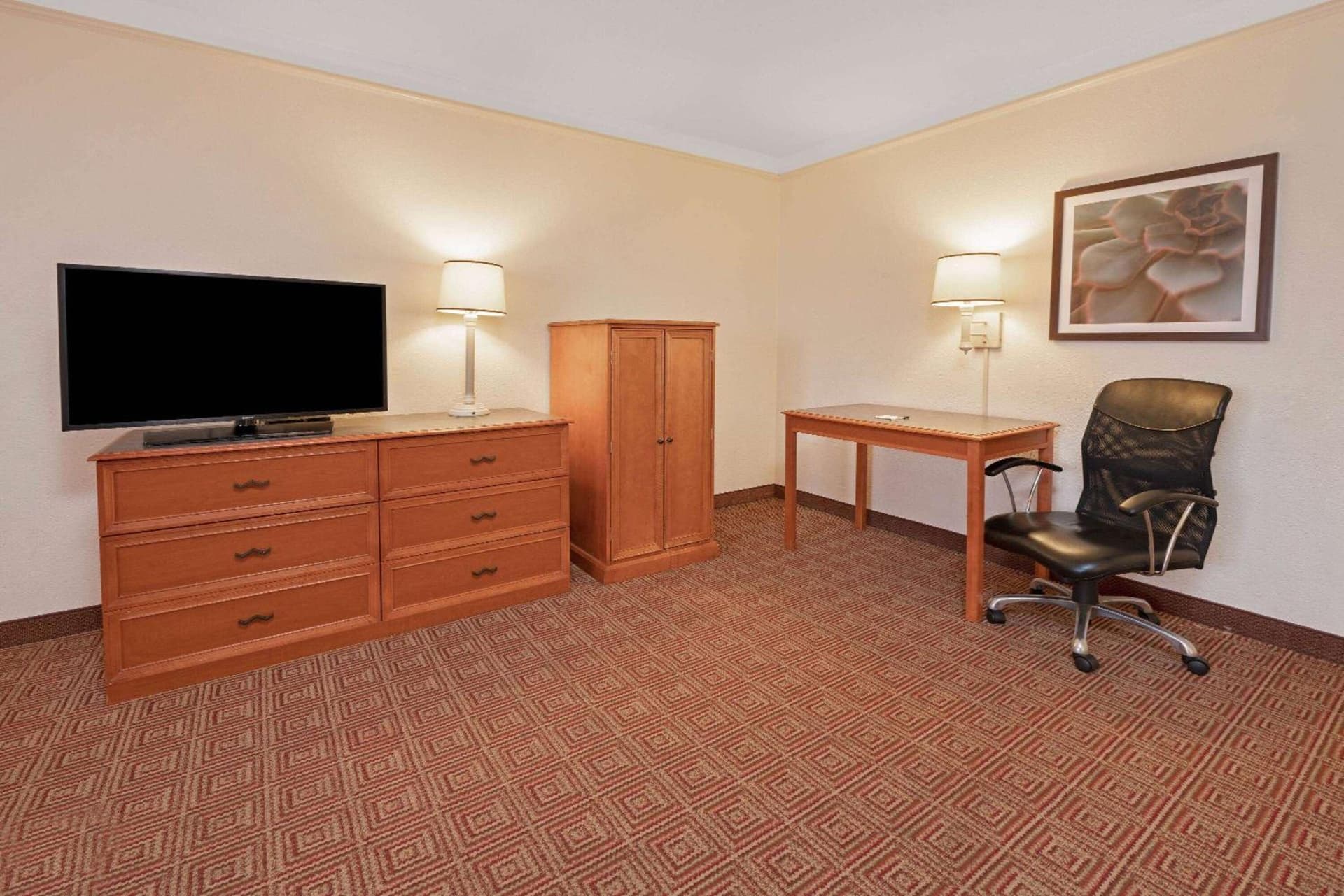 La Quinta by Wyndham Salt Lake City - Layton gallery photo in Layton, UT — image 8