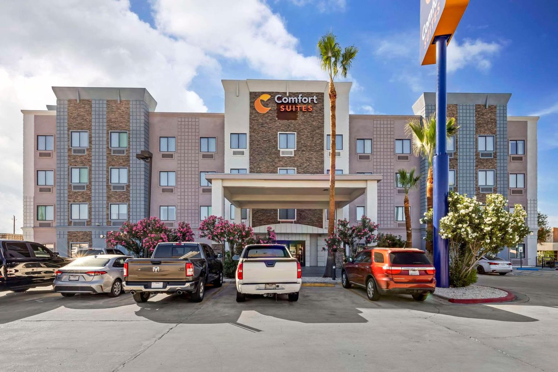 Comfort Suites Laredo - Nuevo Laredo featured exterior or lobby in Laredo, TX — similar hotel